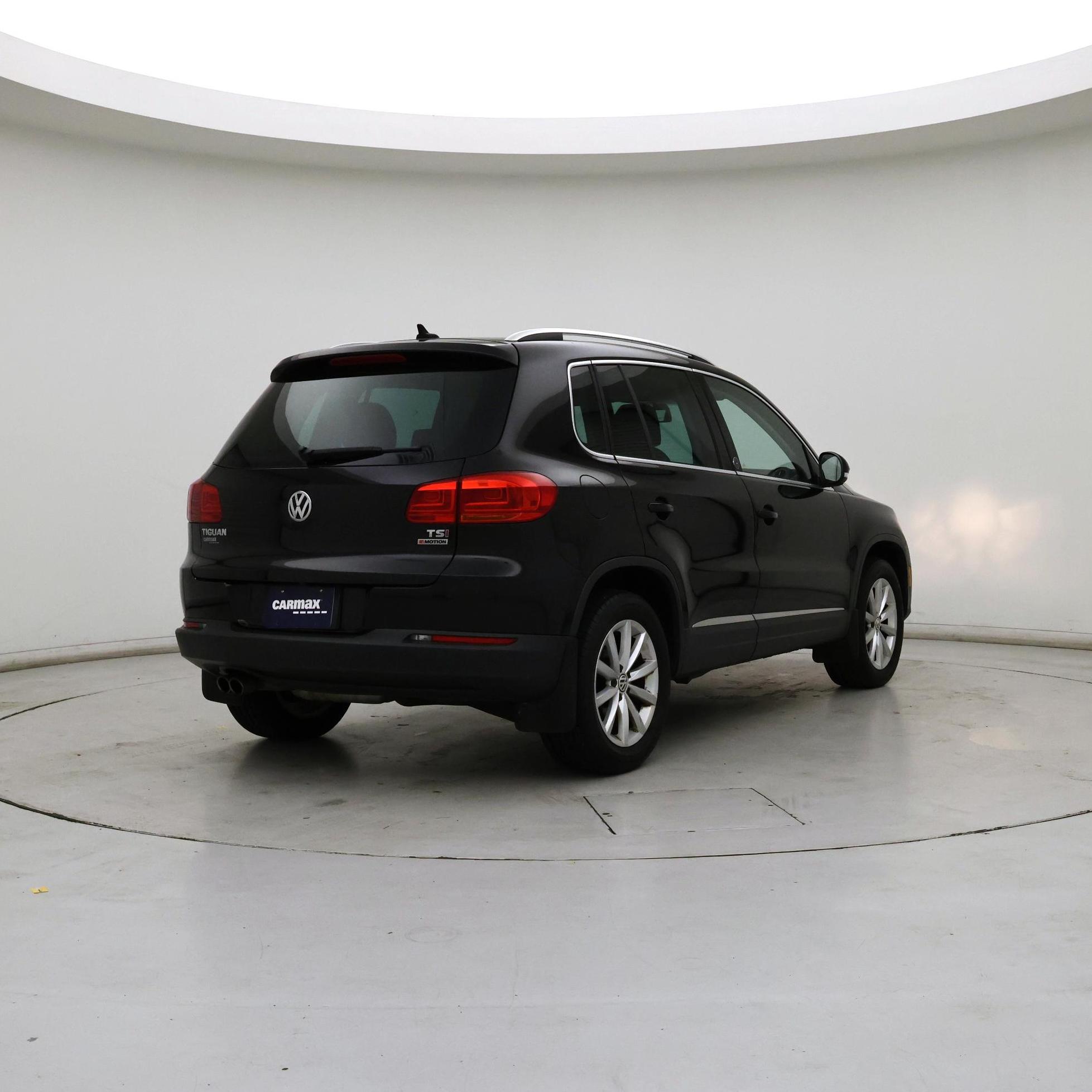 Thumbnail: 2017 Volkswagen Tiguan - 8