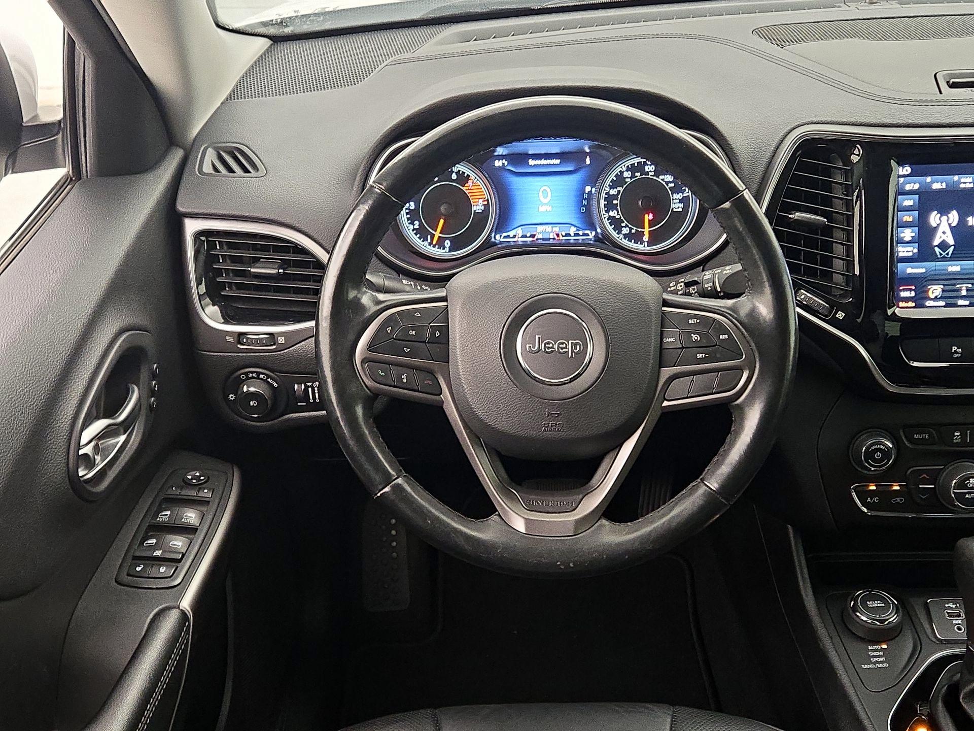 Thumbnail: 2020 Jeep Cherokee - 10