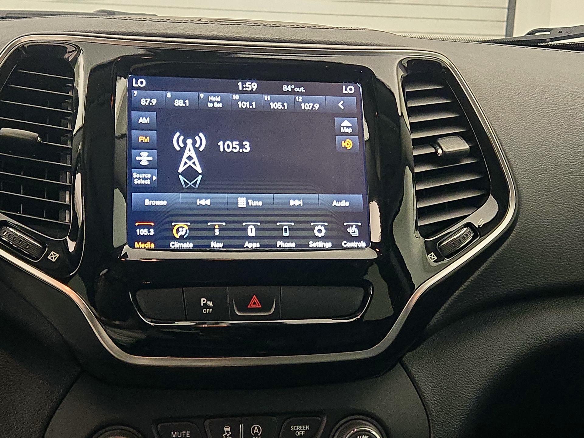 Thumbnail: 2020 Jeep Cherokee - 15