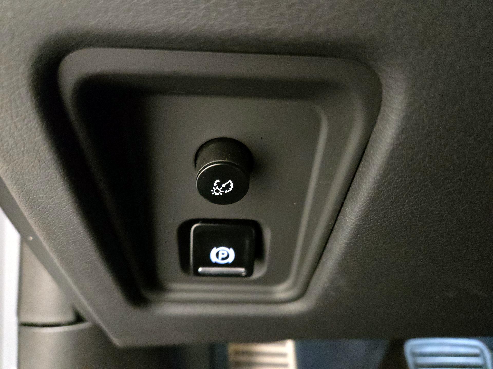 Thumbnail: 2025 Chevrolet Corvette - 11