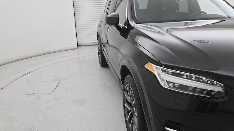 2017 Volvo XC90 T6 Momentum Hero Image