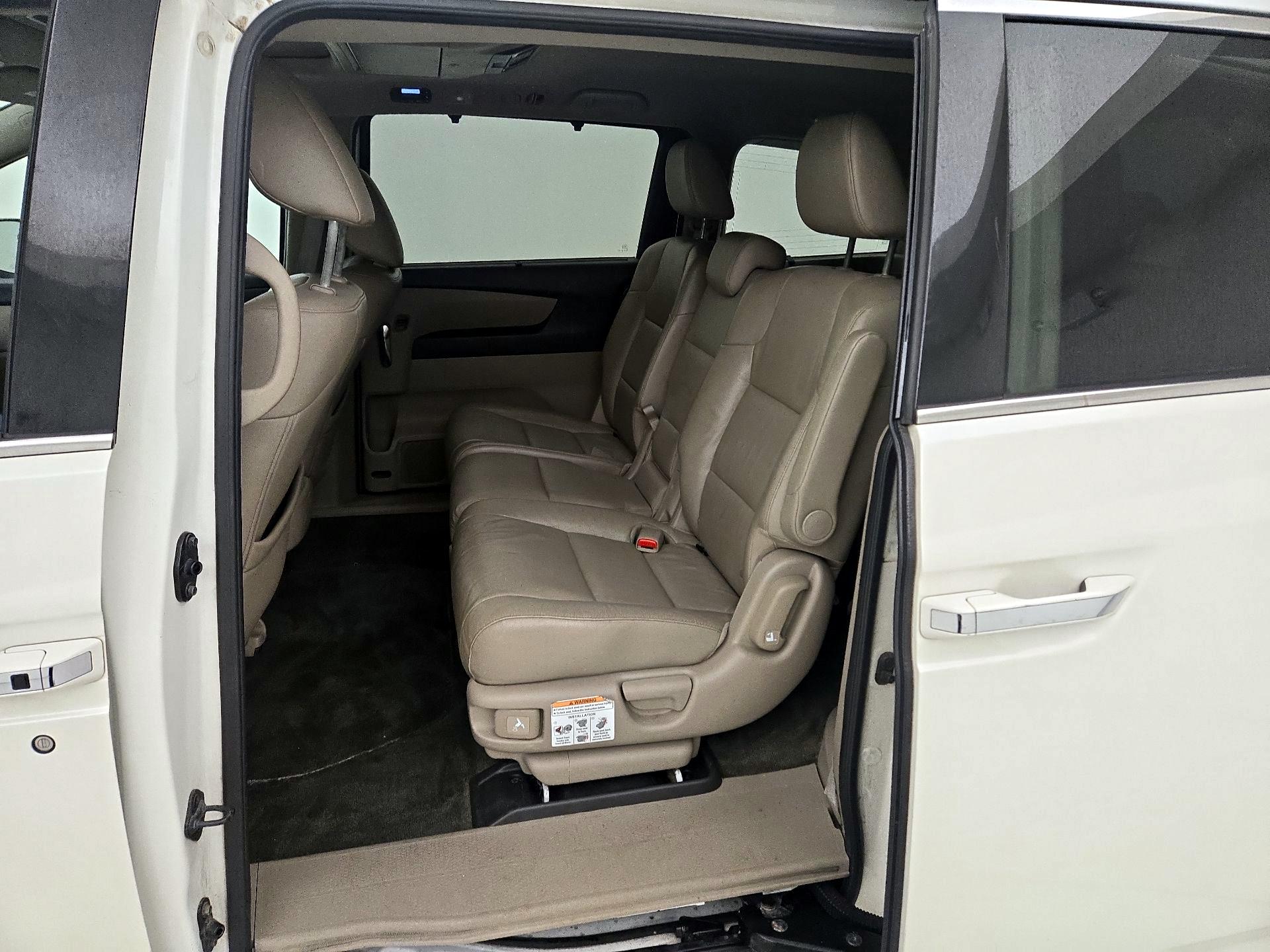 Thumbnail: 2014 Honda Odyssey - 17