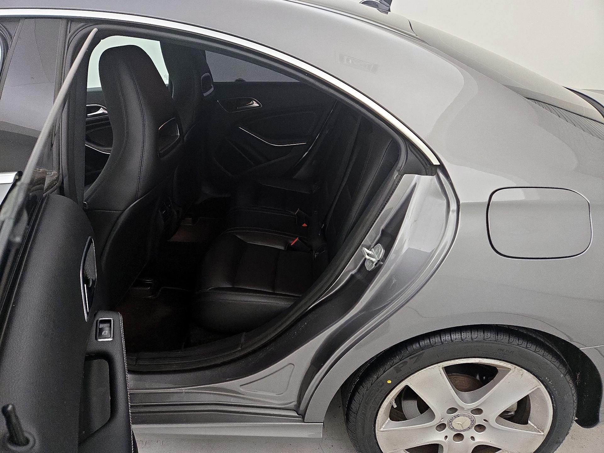 Thumbnail: 2015 Mercedes-Benz CLA - 17