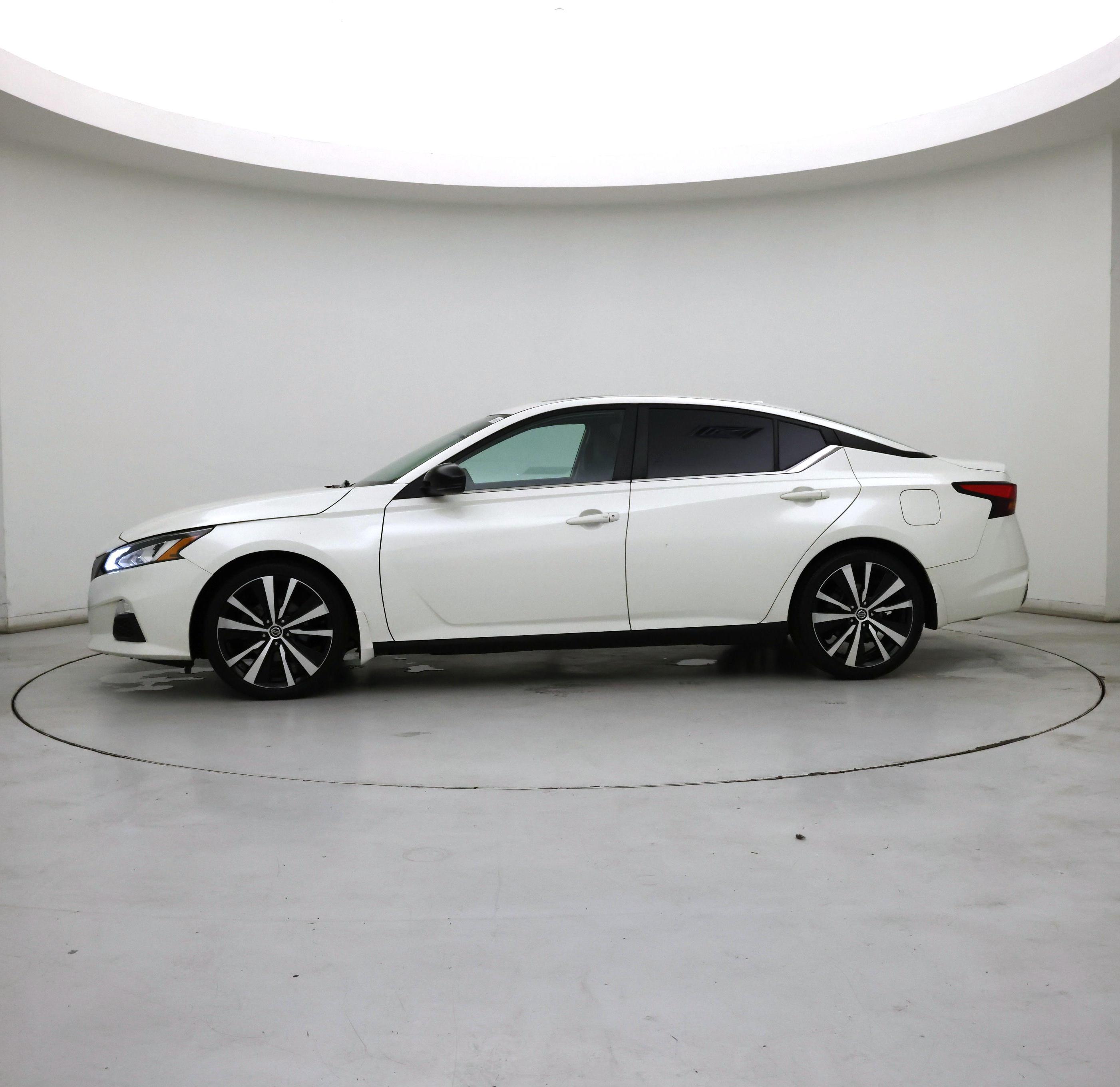 Thumbnail: 2020 Nissan Altima - 3