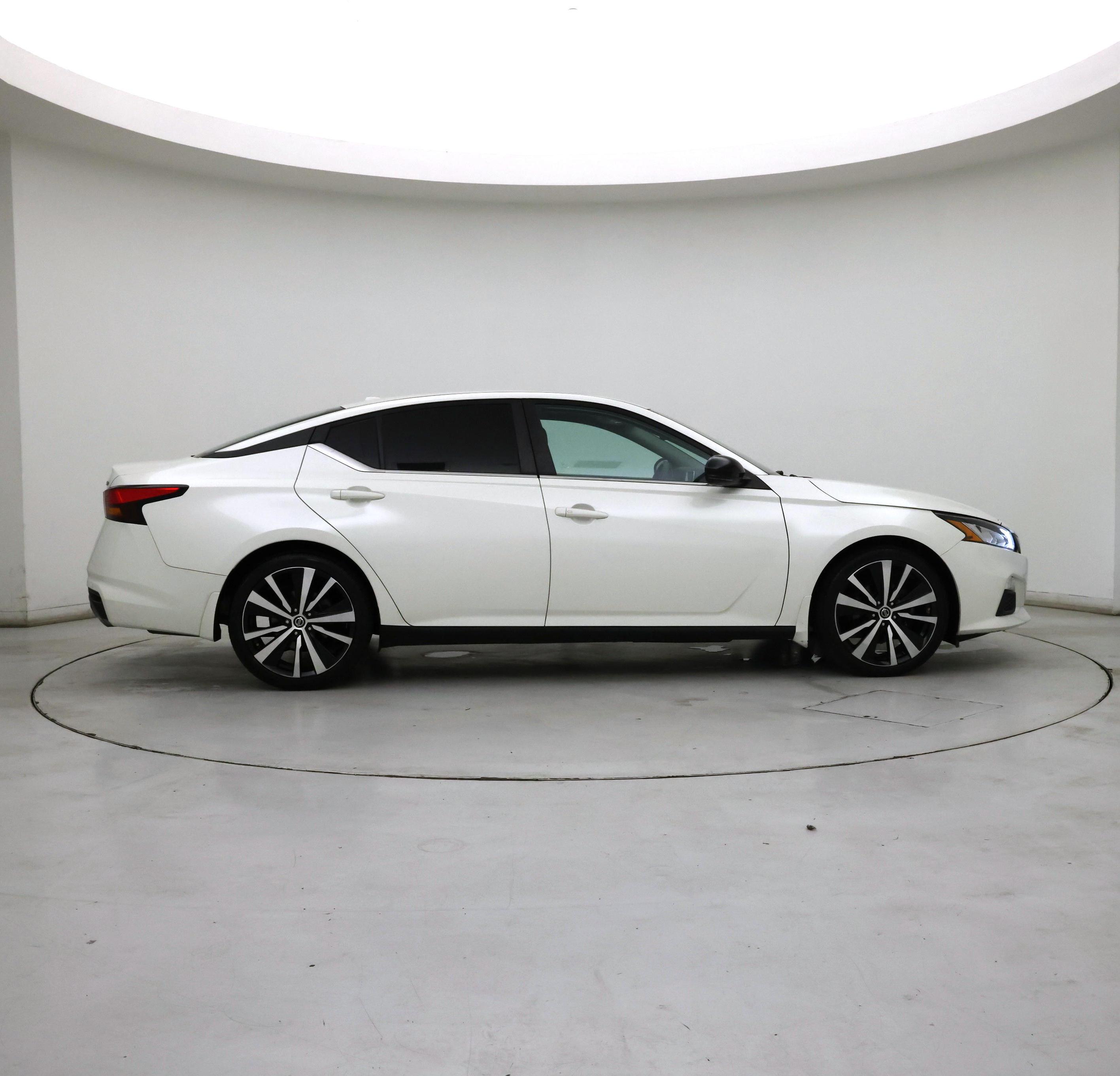 Thumbnail: 2020 Nissan Altima - 7