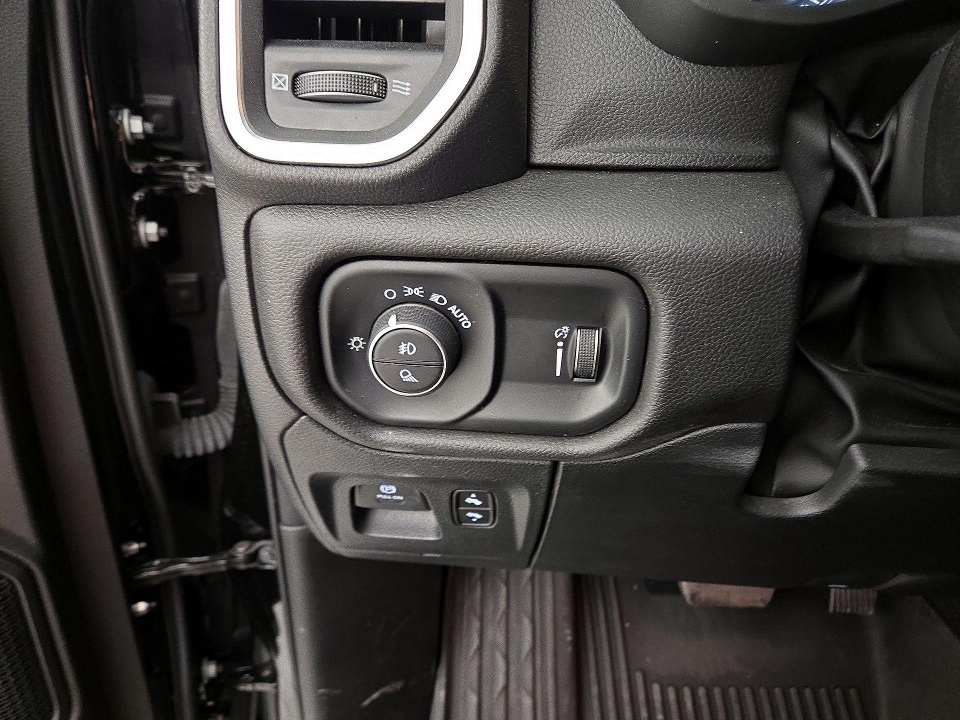 Thumbnail: 2025 RAM 1500 - 13