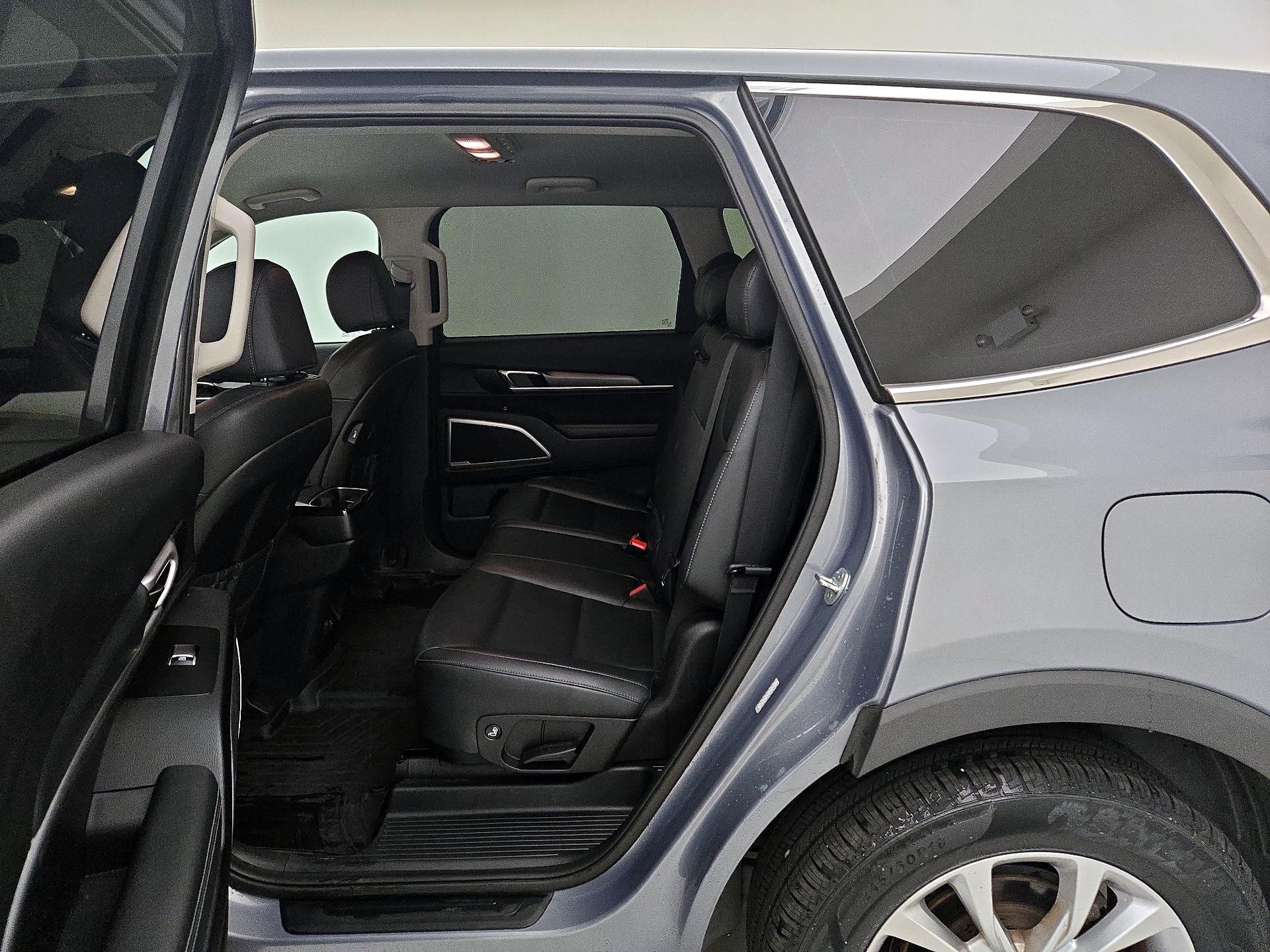 Thumbnail: 2021 Kia Telluride - 17
