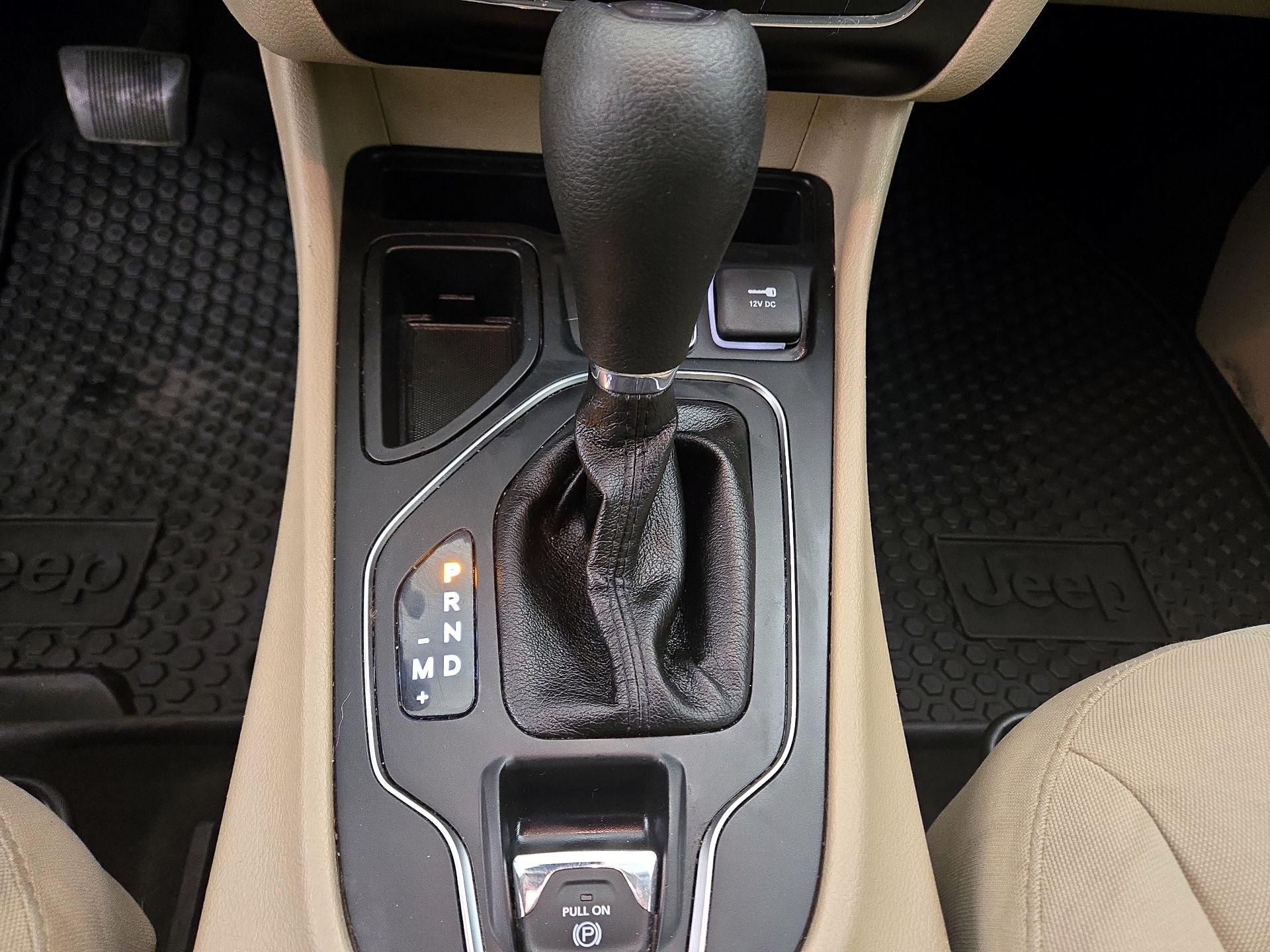 Thumbnail: 2020 Jeep Cherokee - 16