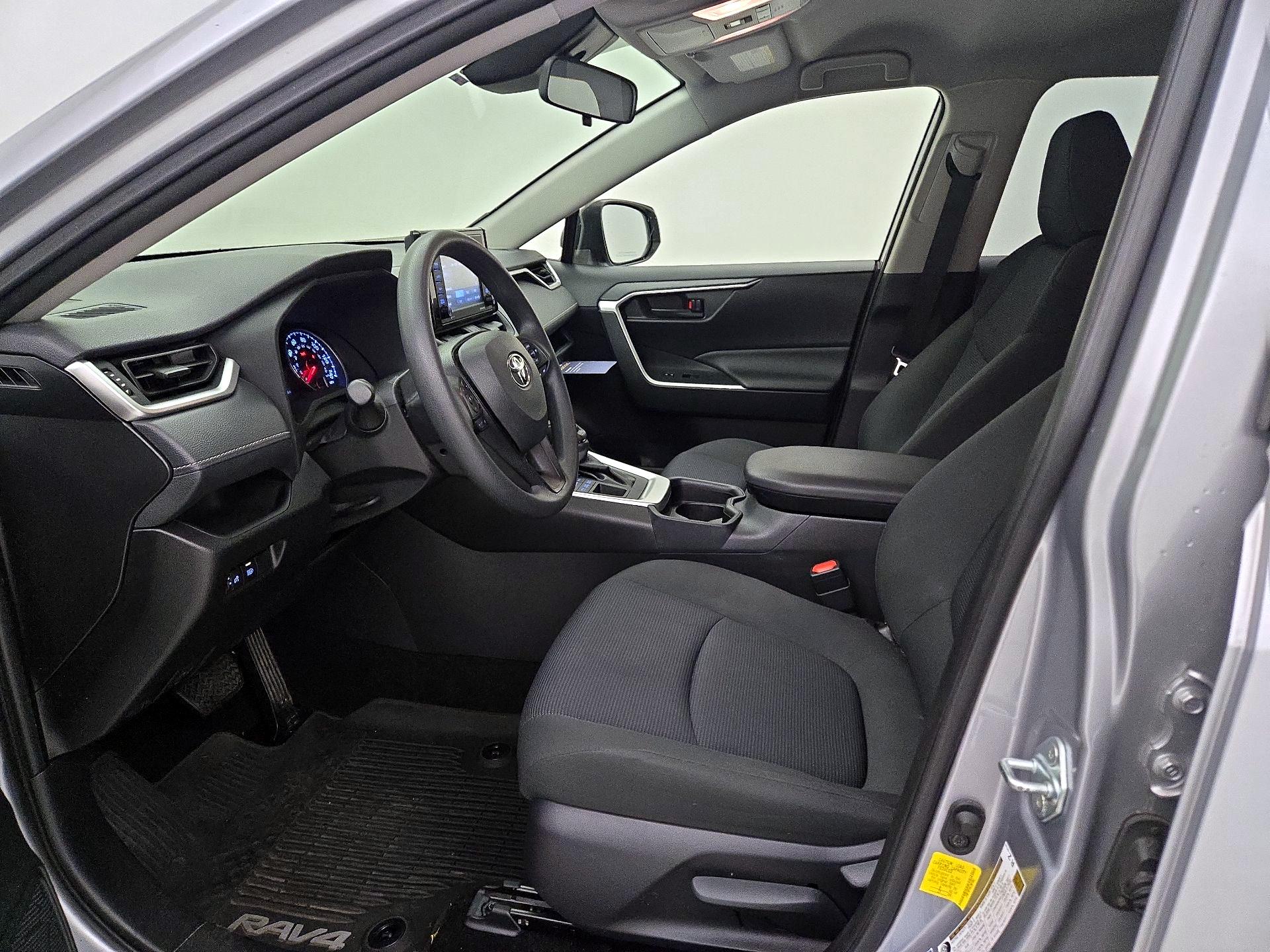 Thumbnail: 2020 Toyota RAV4 - 11