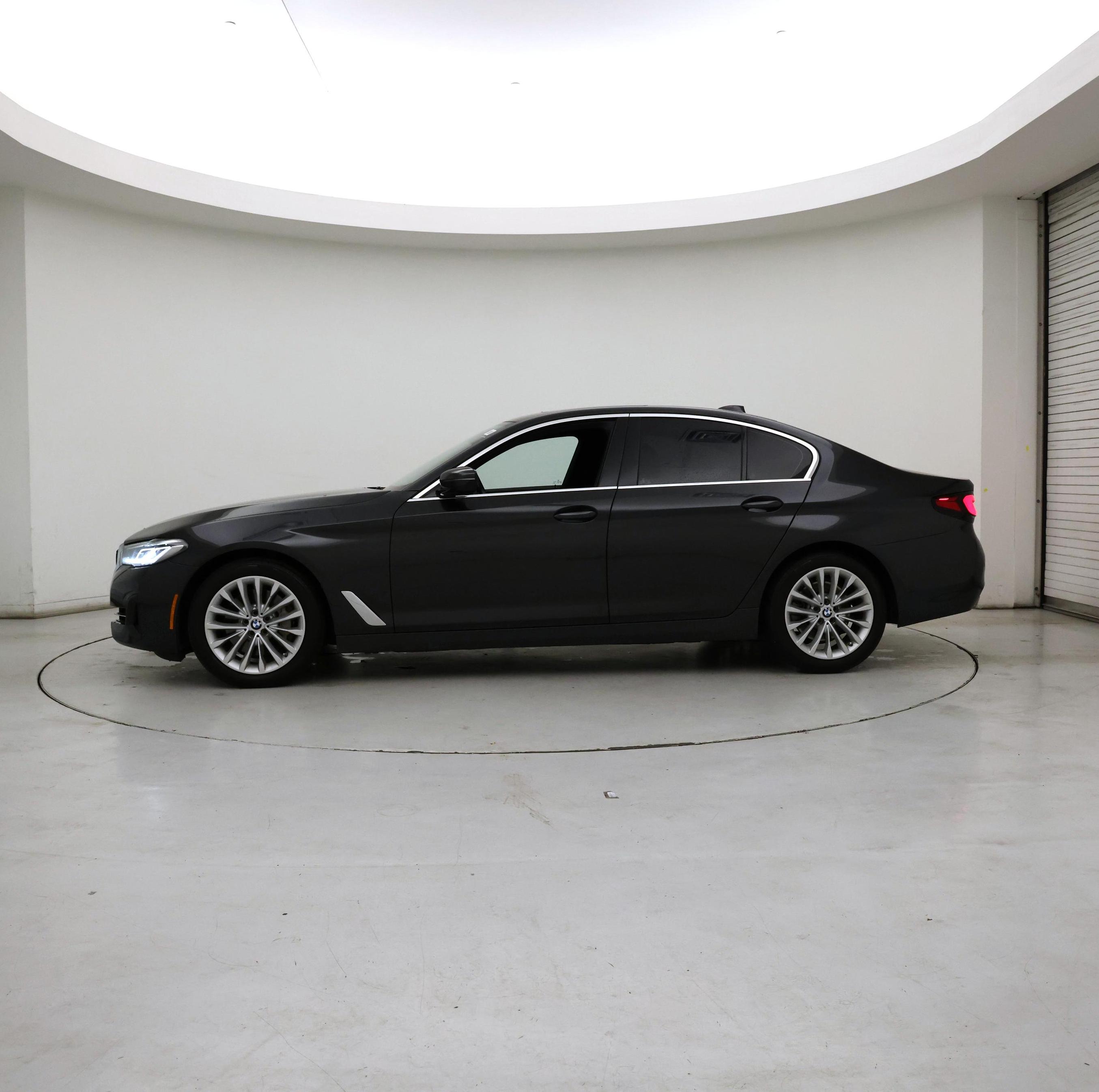 Thumbnail: 2021 BMW 5 Series - 3