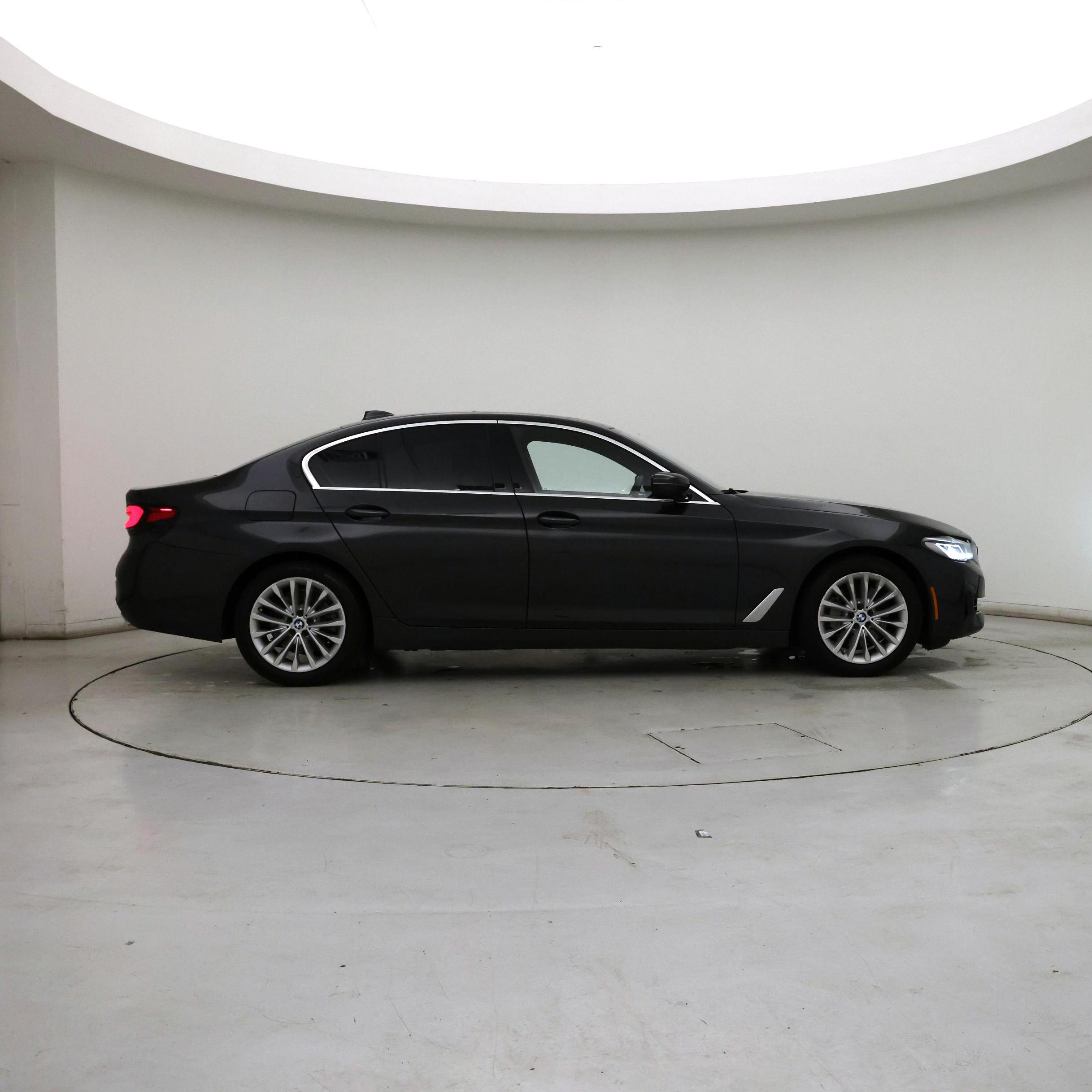 Thumbnail: 2021 BMW 5 Series - 7