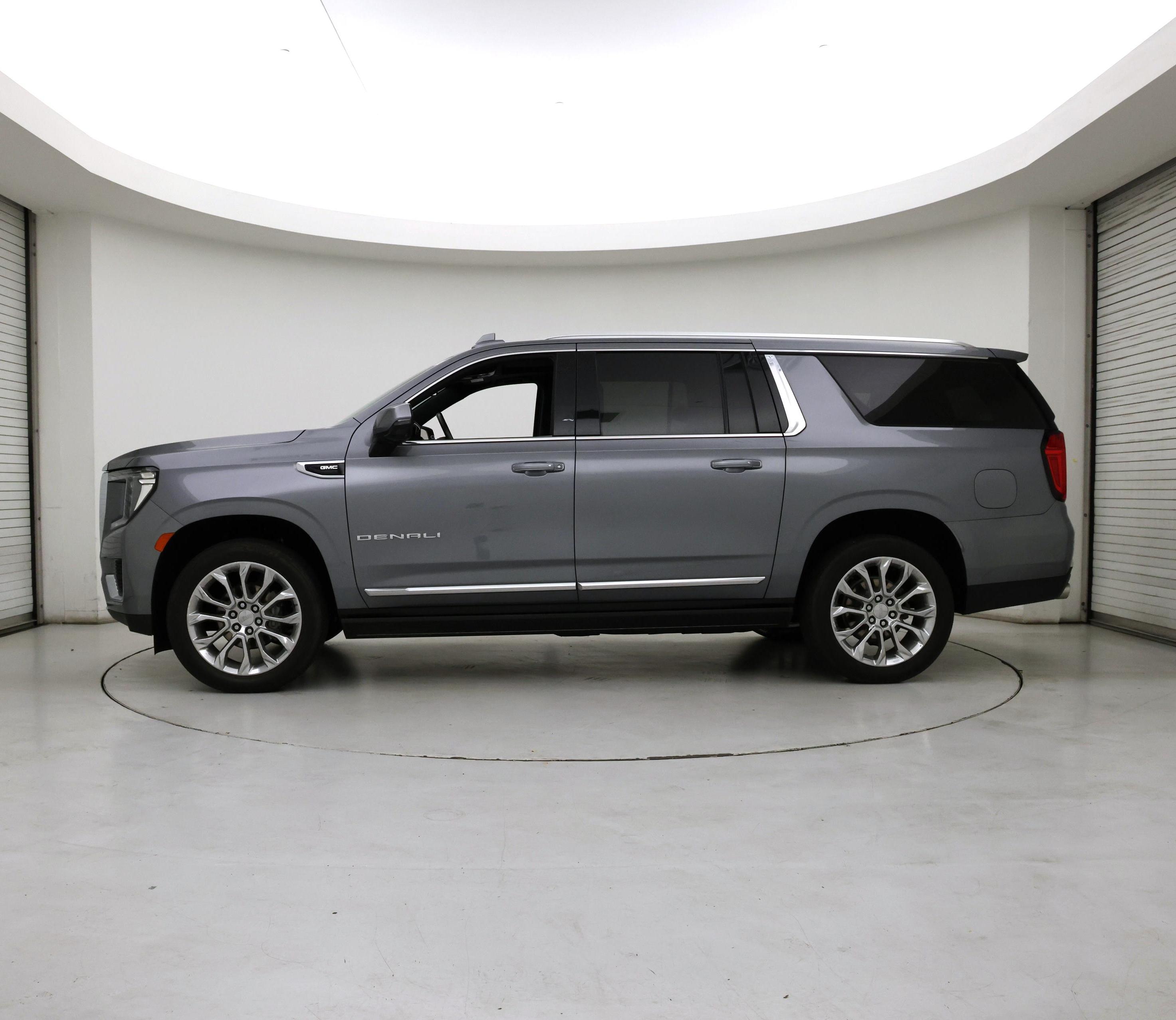Thumbnail: 2022 GMC Yukon XL - 3