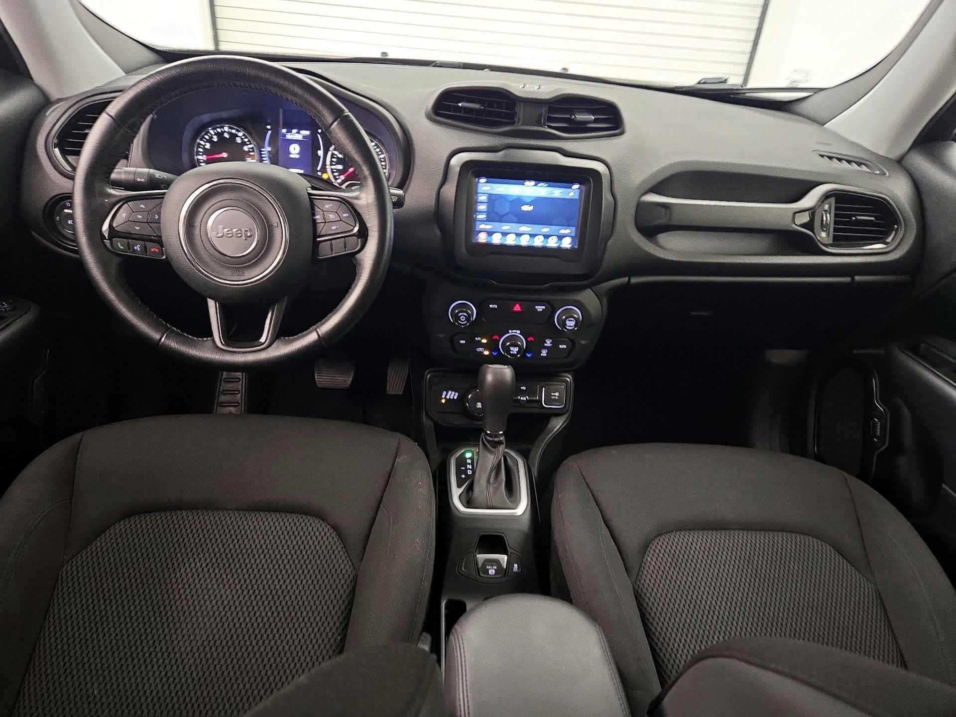 Thumbnail: 2018 Jeep Renegade - 9