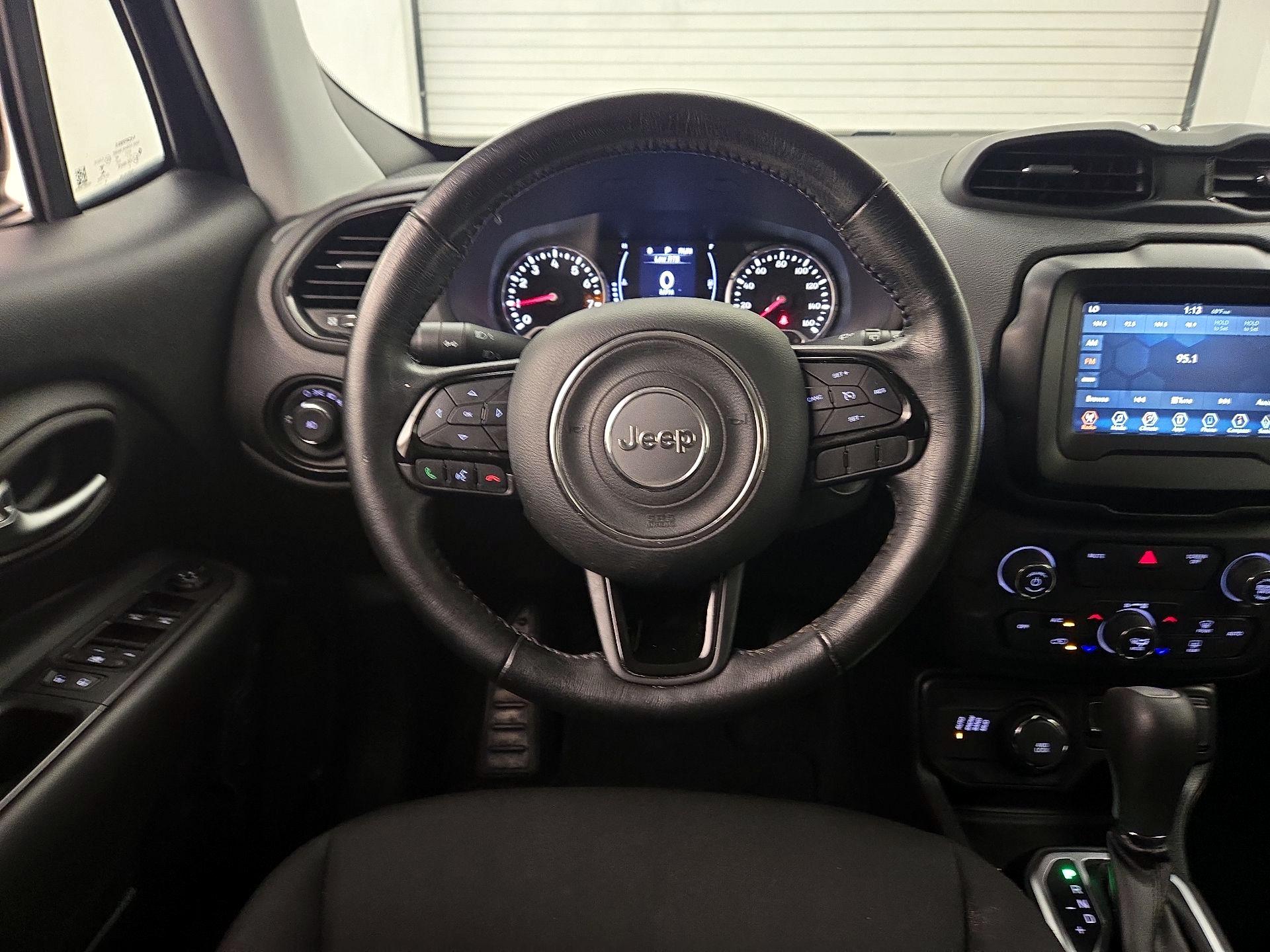 Thumbnail: 2018 Jeep Renegade - 10