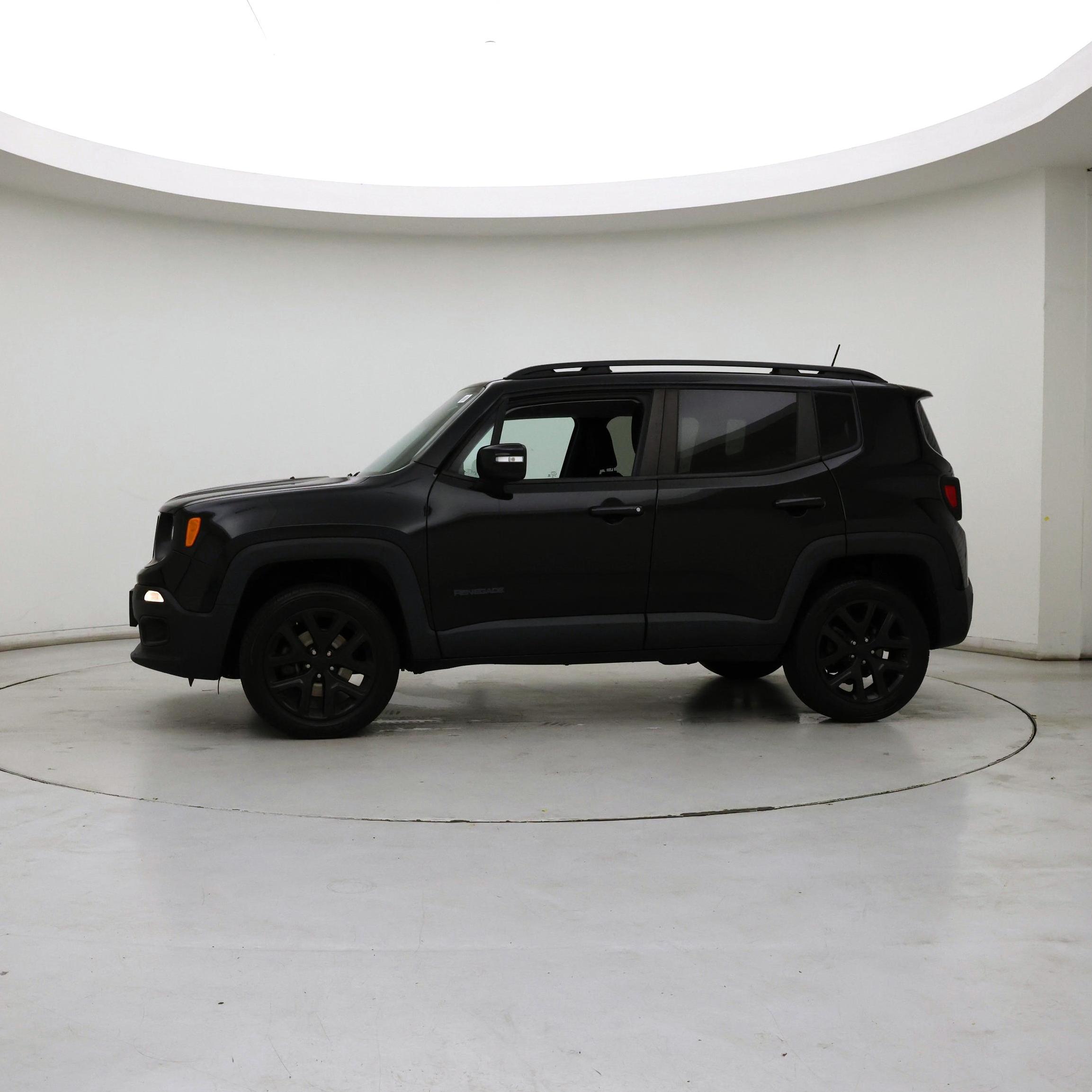 Thumbnail: 2018 Jeep Renegade - 3