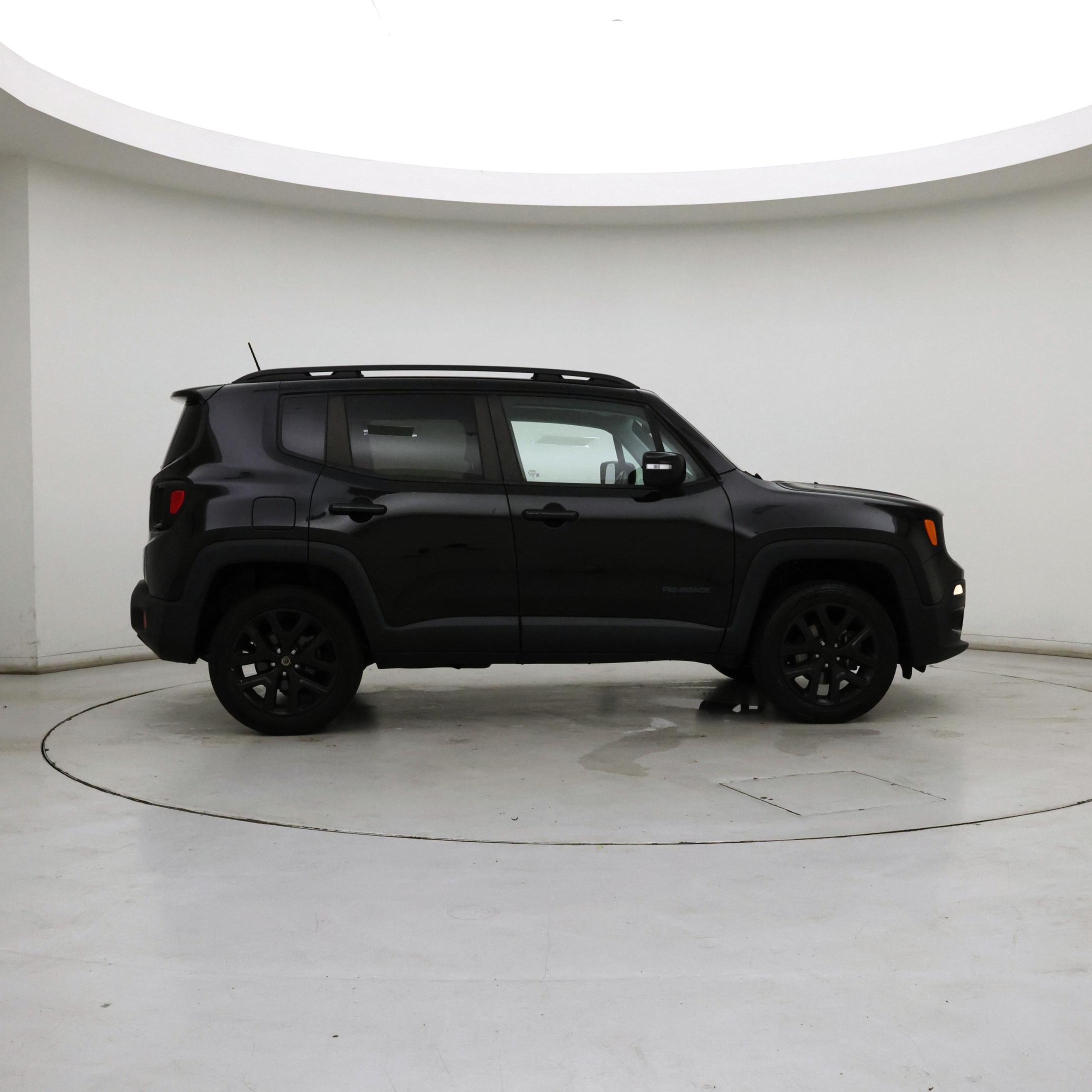 Thumbnail: 2018 Jeep Renegade - 7