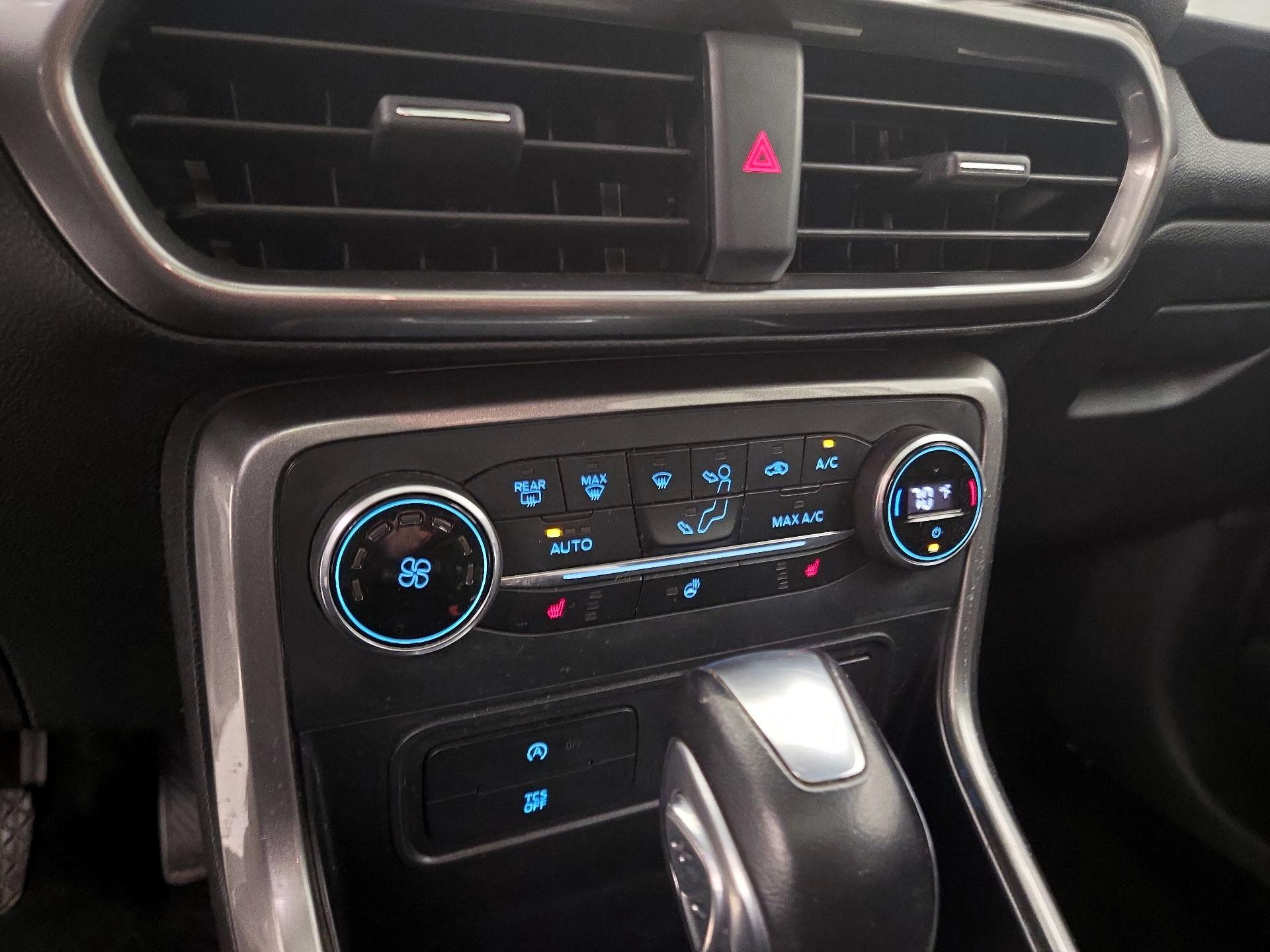 Thumbnail: 2018 Ford EcoSport - 16