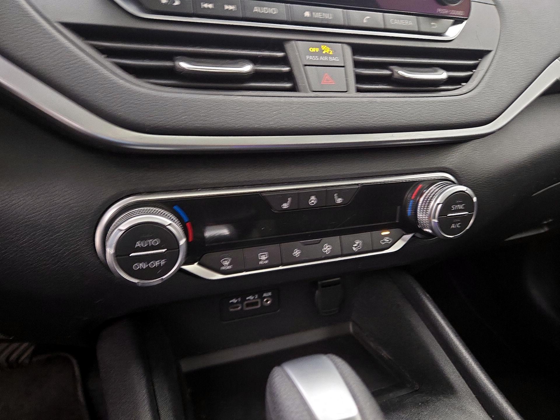 Thumbnail: 2019 Nissan Altima - 16