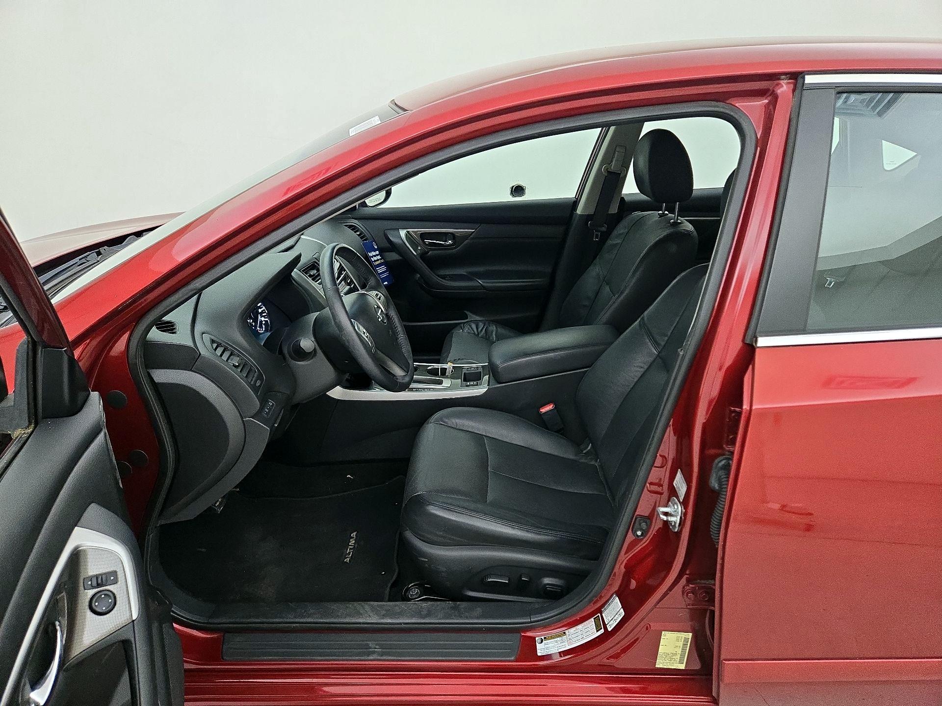 Thumbnail: 2015 Nissan Altima - 11