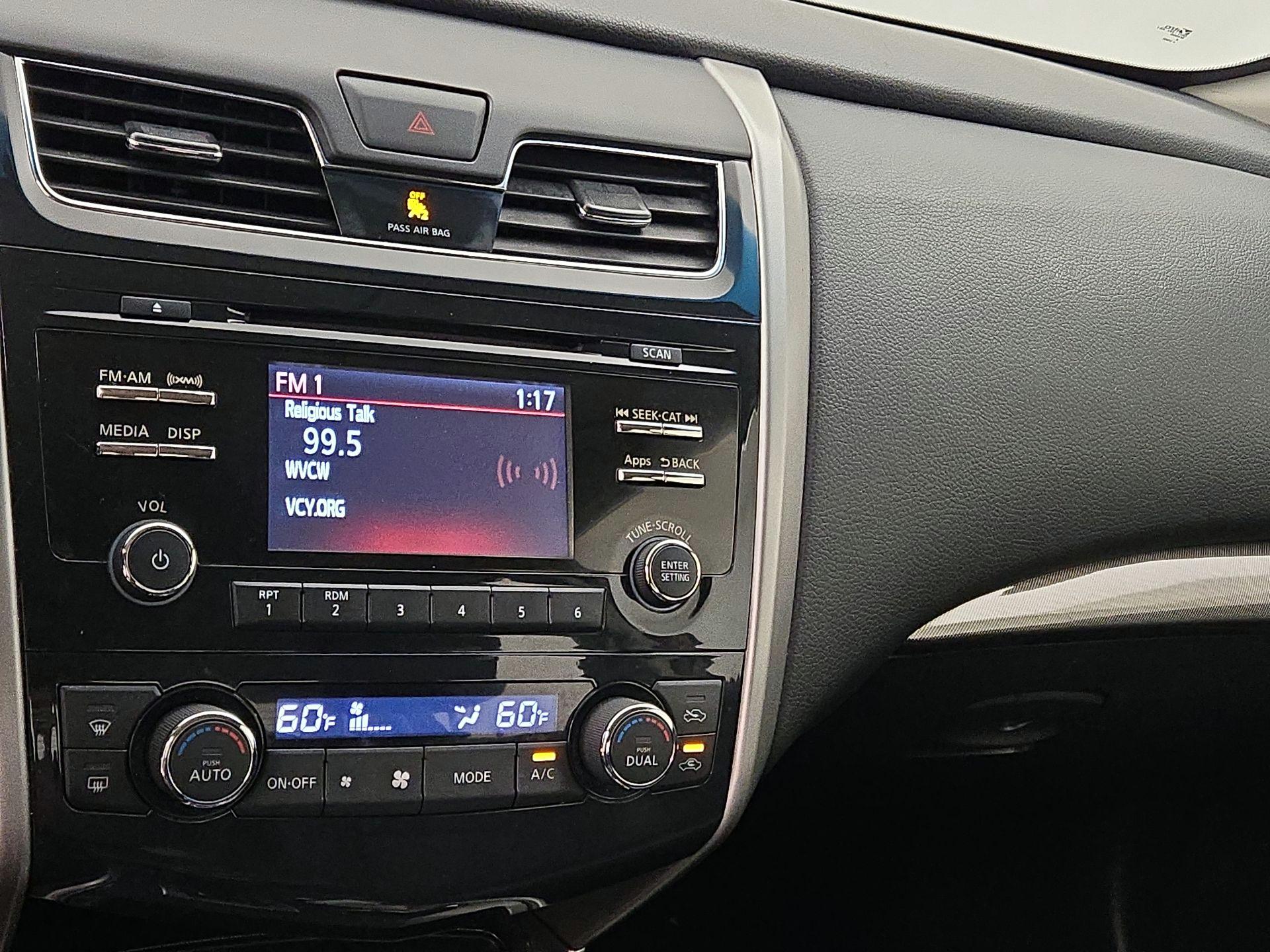 Thumbnail: 2015 Nissan Altima - 14