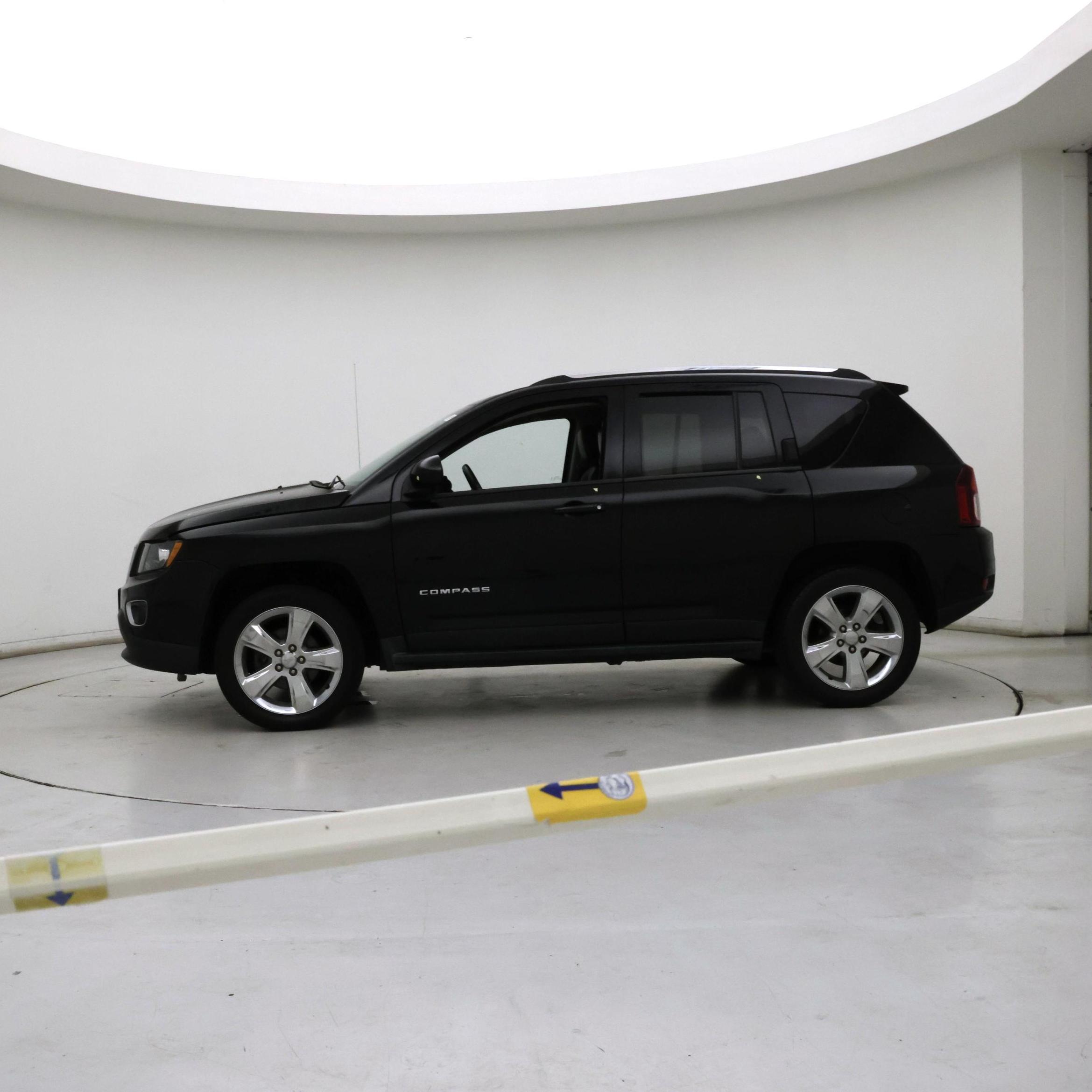 Thumbnail: 2015 Jeep Compass - 3