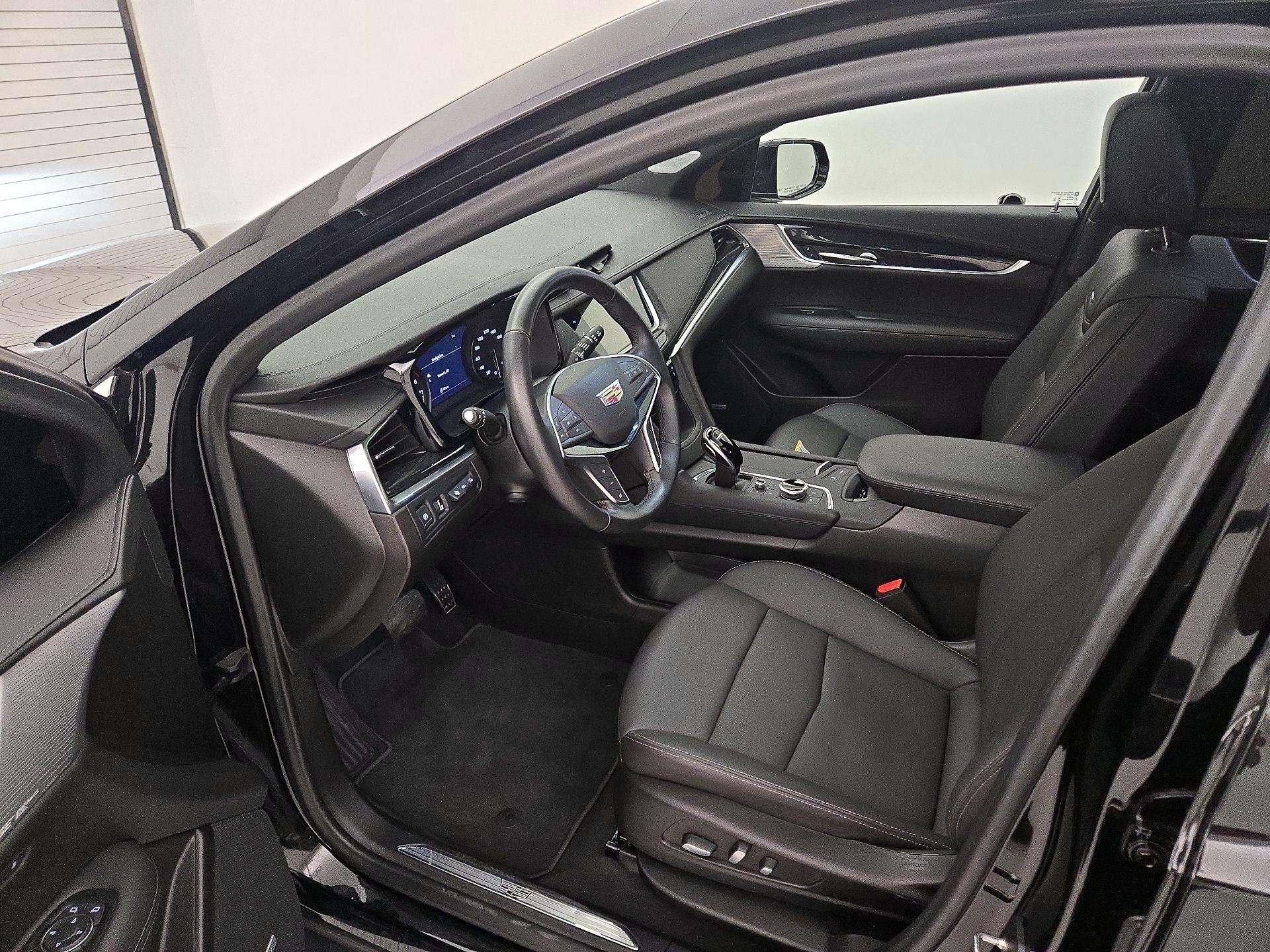 Thumbnail: 2022 Cadillac XT5 - 11