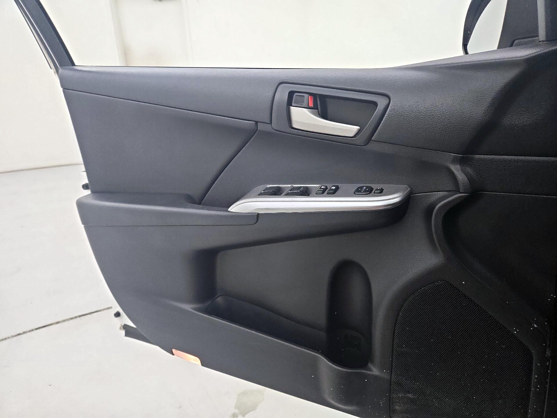 Thumbnail: 2014 Toyota Camry - 12