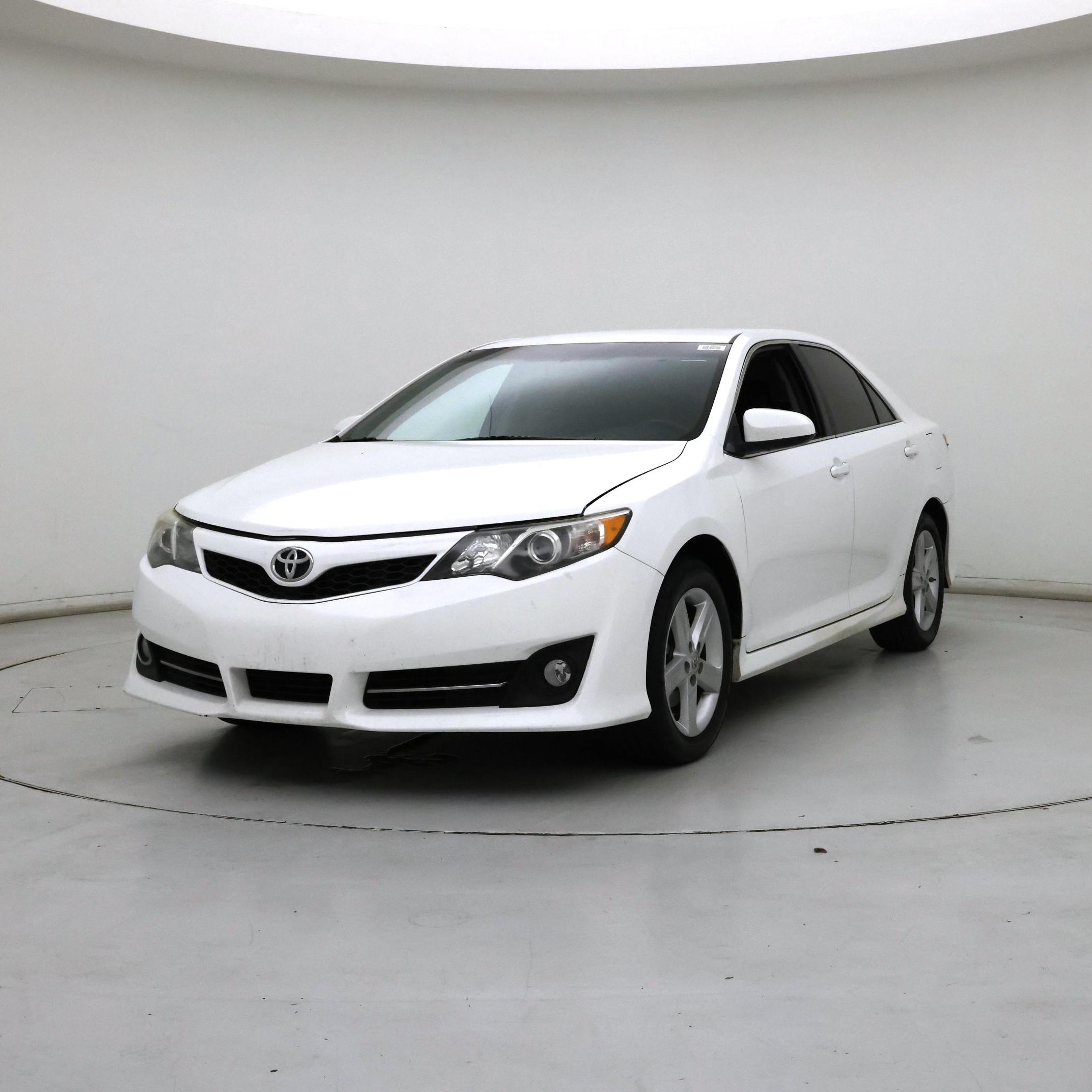 Thumbnail: 2014 Toyota Camry - 4