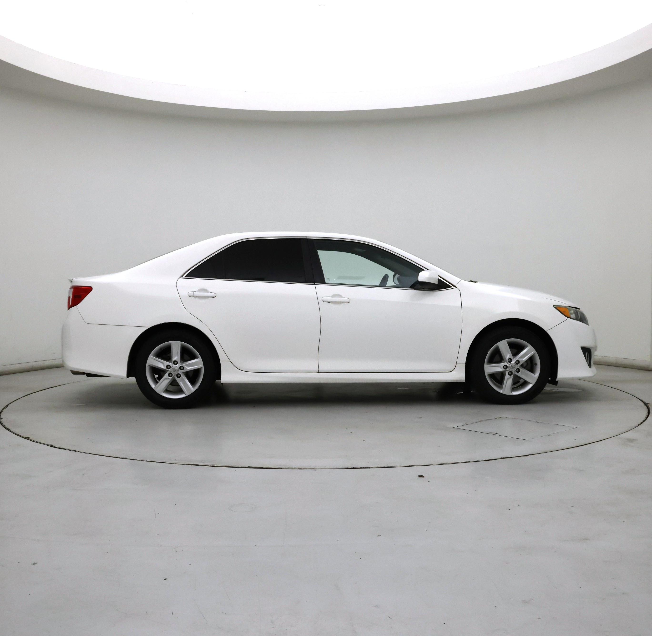 Thumbnail: 2014 Toyota Camry - 7