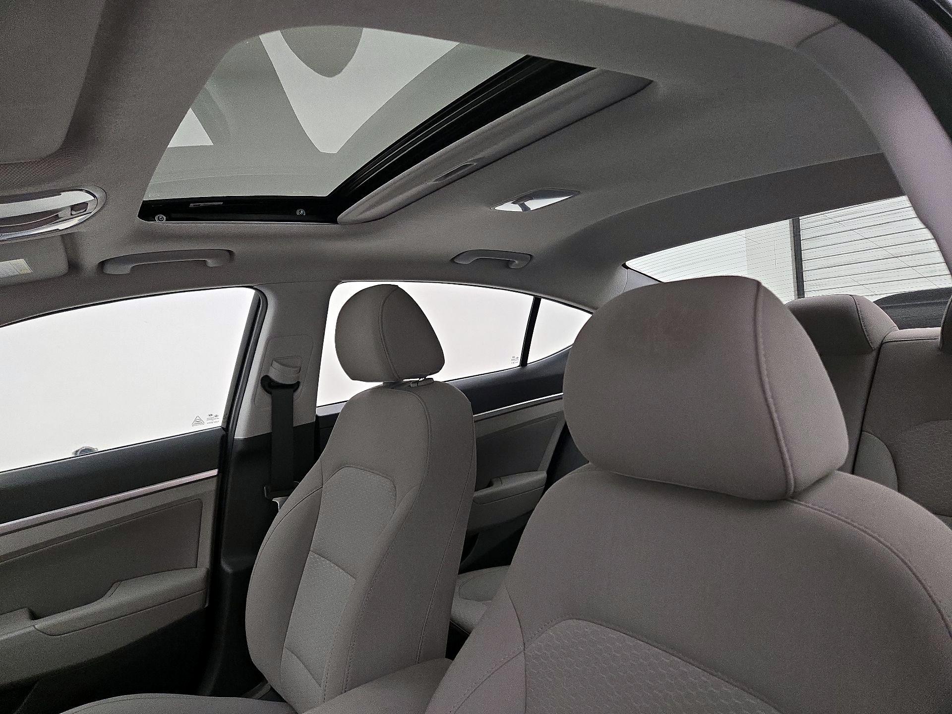Thumbnail: 2019 Hyundai Elantra - 19