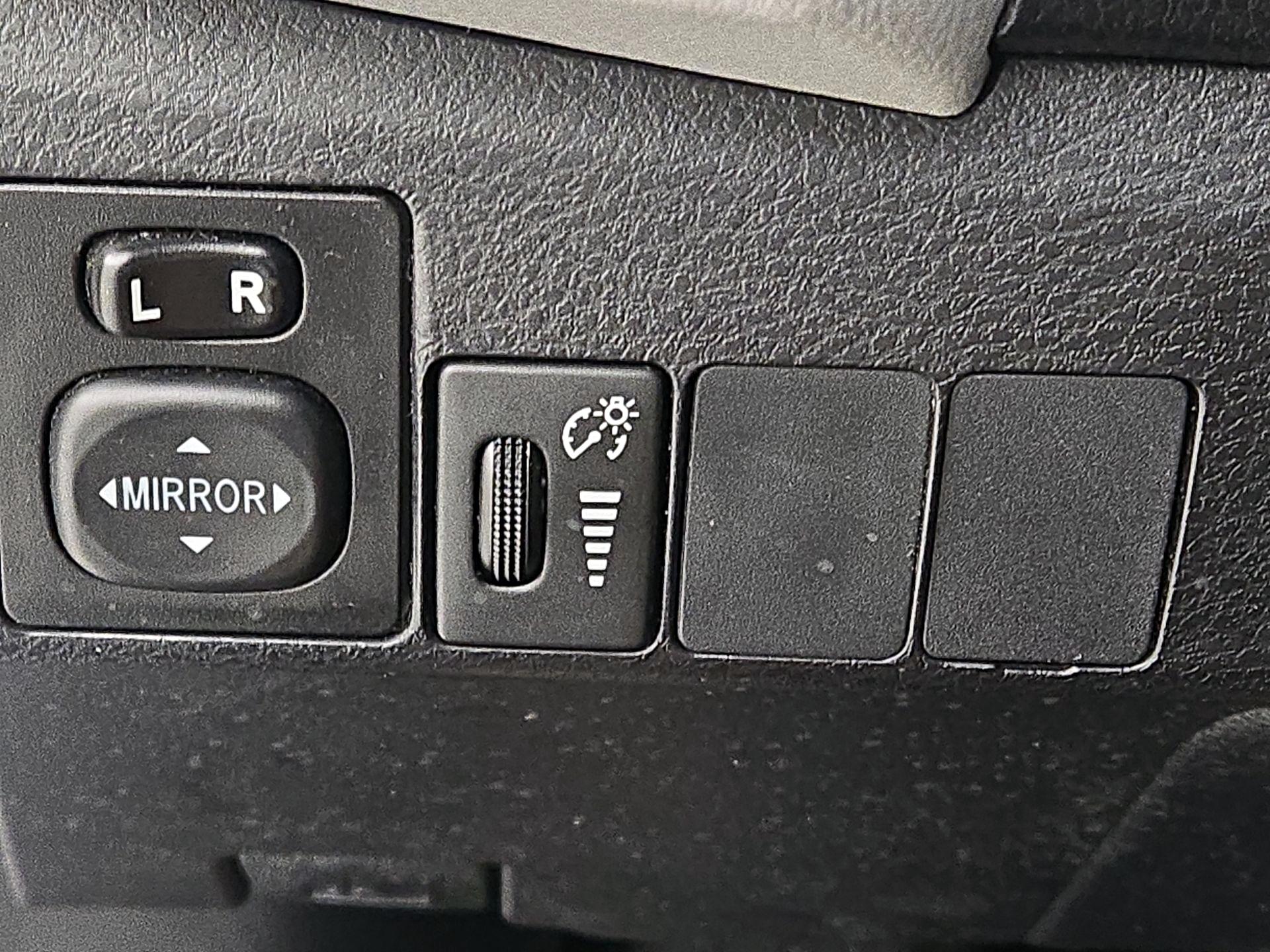 Thumbnail: 2014 Toyota Corolla - 13