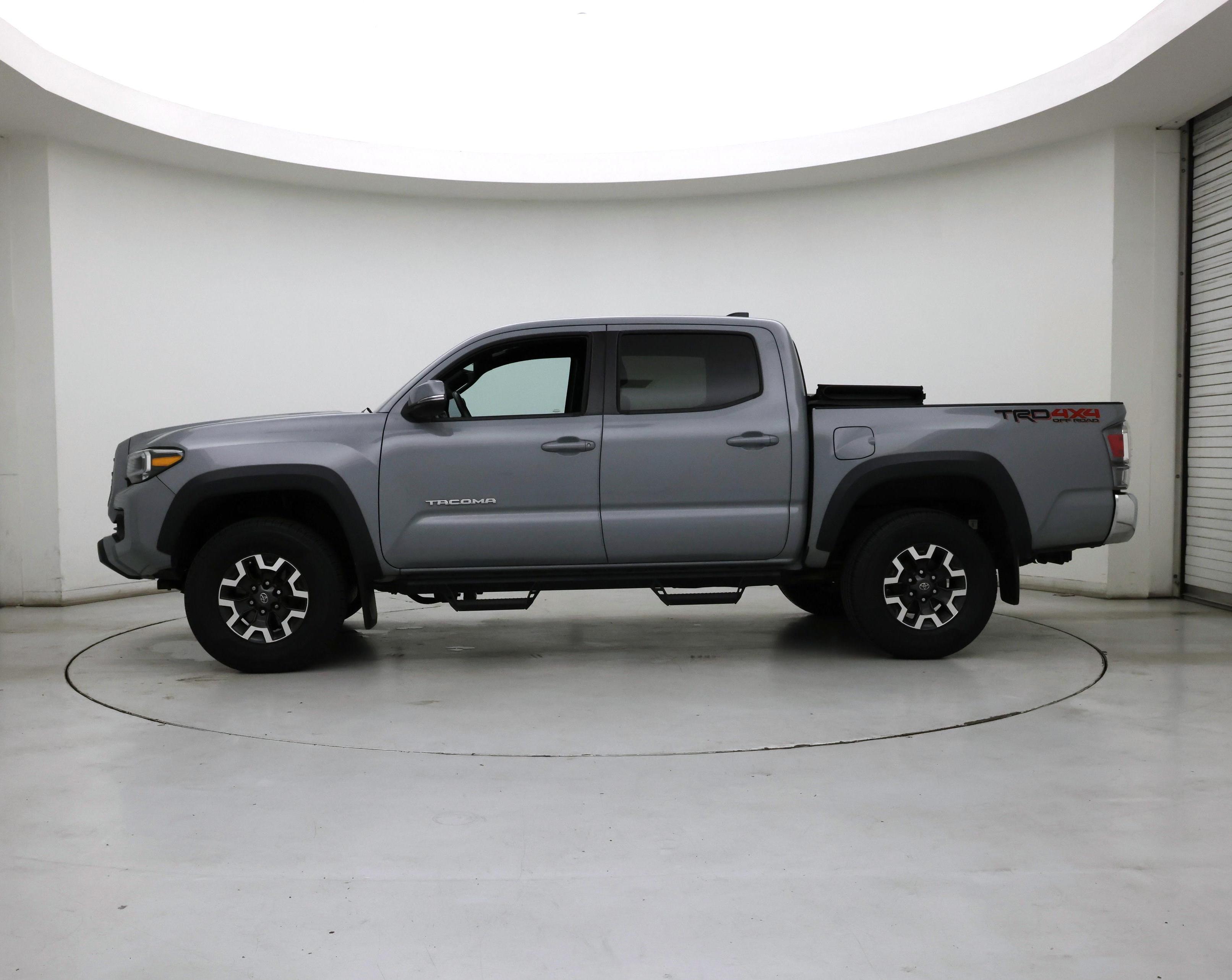 Thumbnail: 2020 Toyota Tacoma - 3