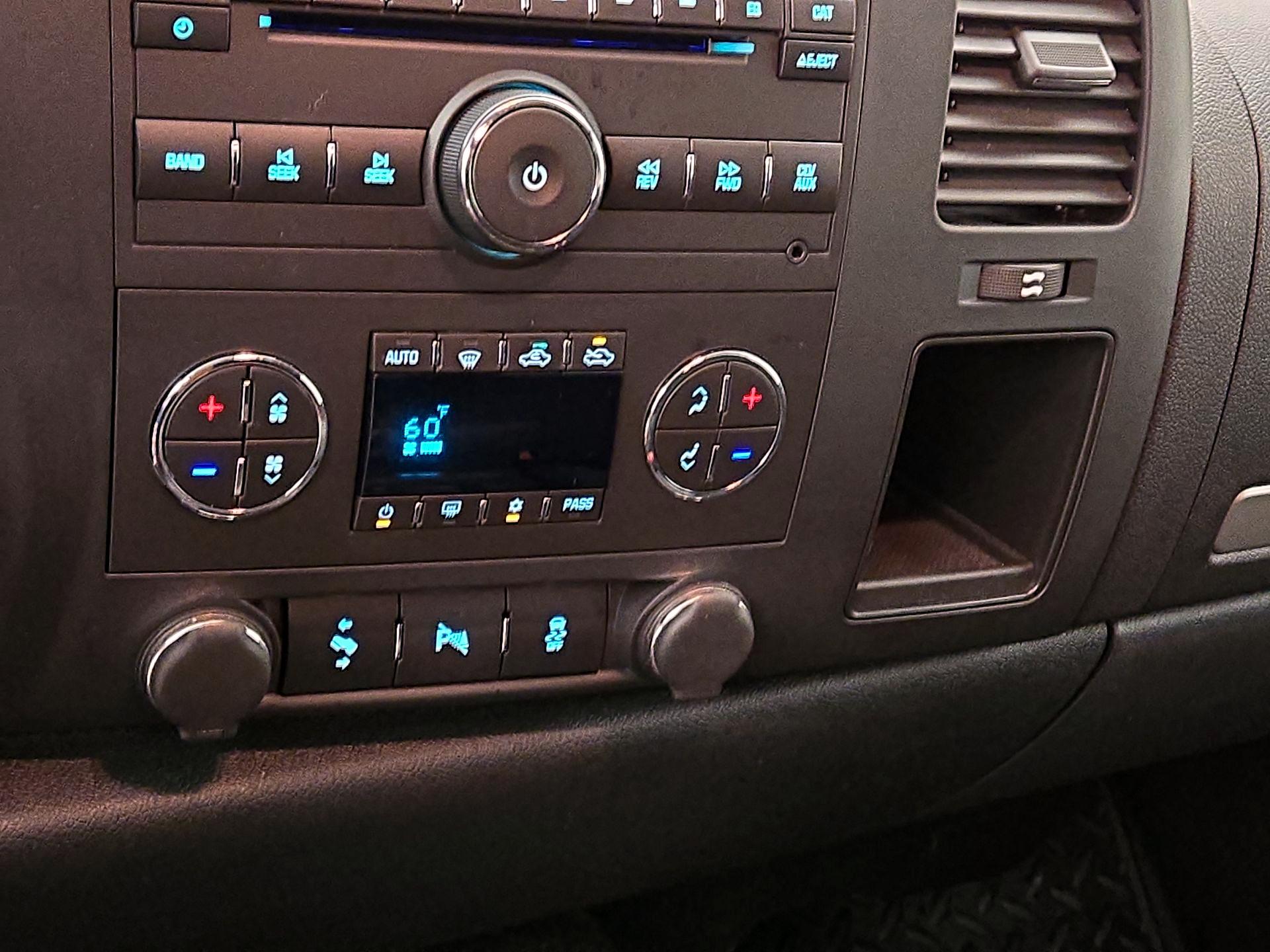 Thumbnail: 2013 GMC Sierra 2500 - 15