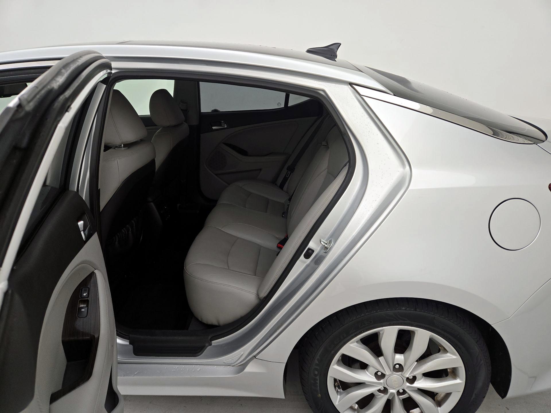 Thumbnail: 2015 Kia Optima - 19
