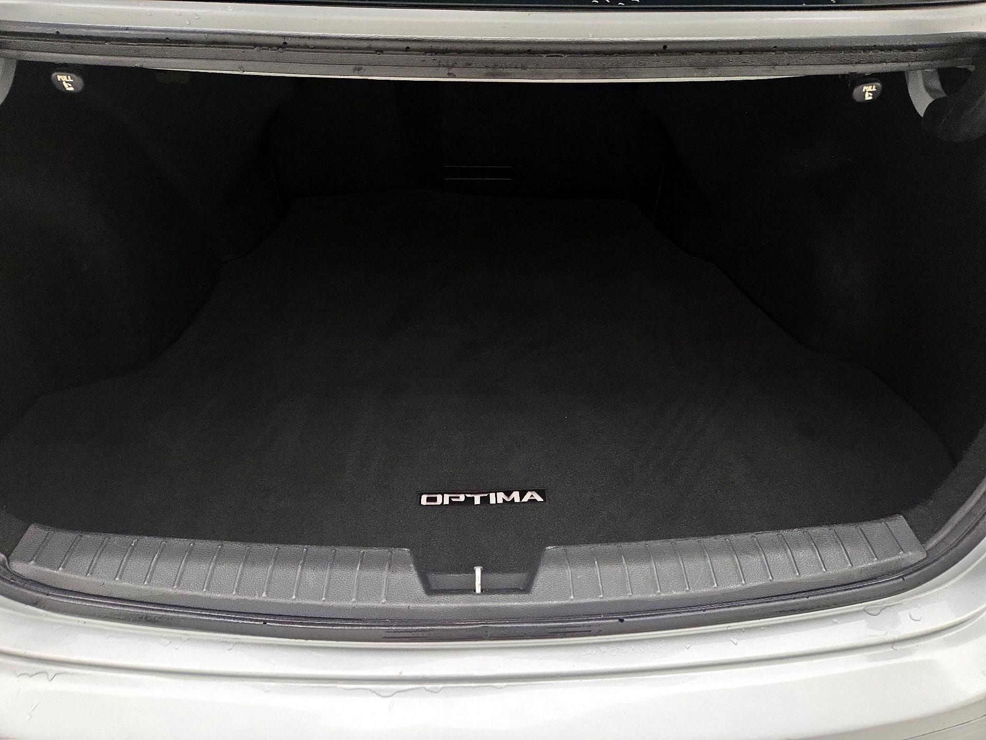 Thumbnail: 2015 Kia Optima - 20