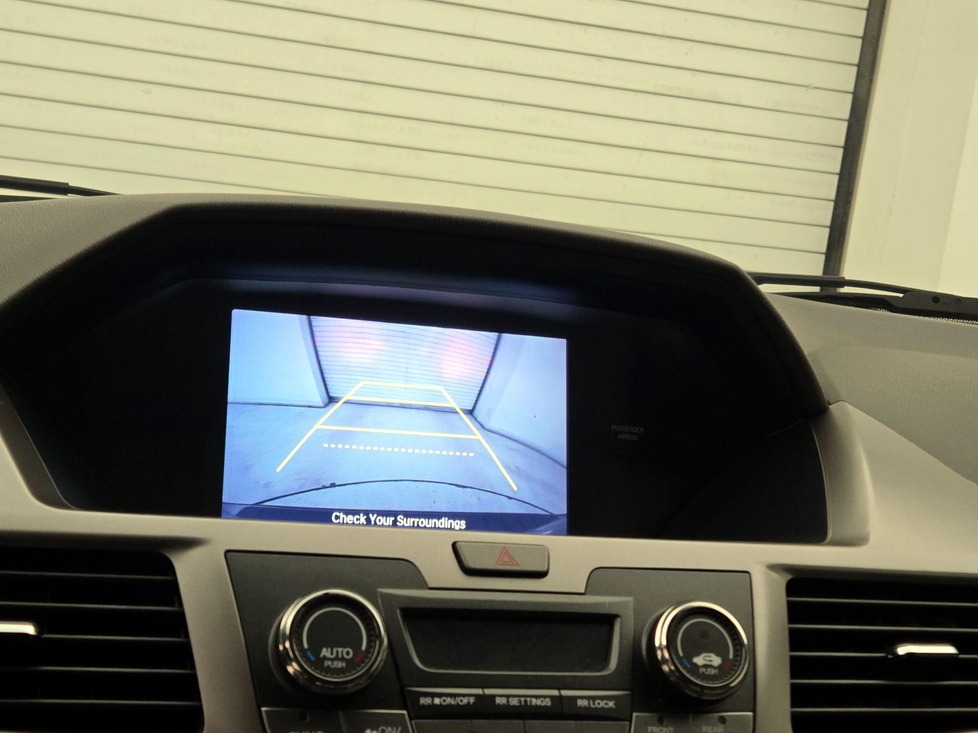 Thumbnail: 2016 Honda Odyssey - 14