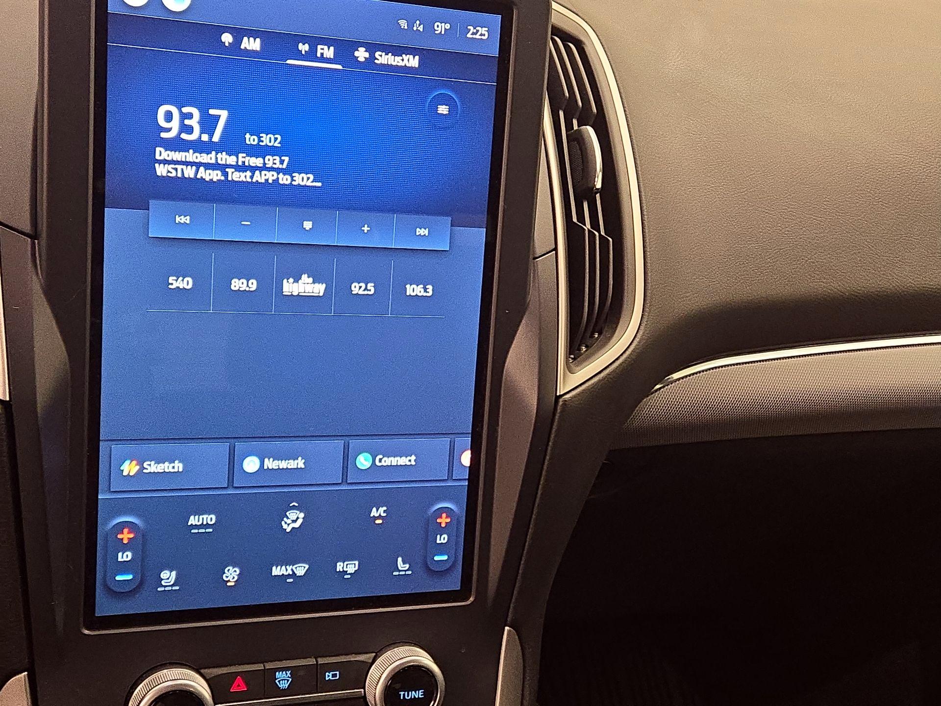 Thumbnail: 2022 Ford Edge - 16