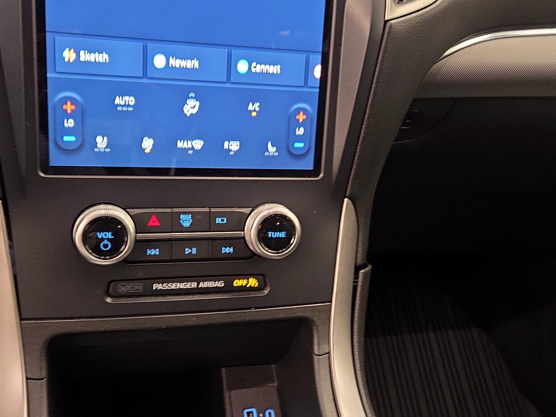 Thumbnail: 2022 Ford Edge - 17