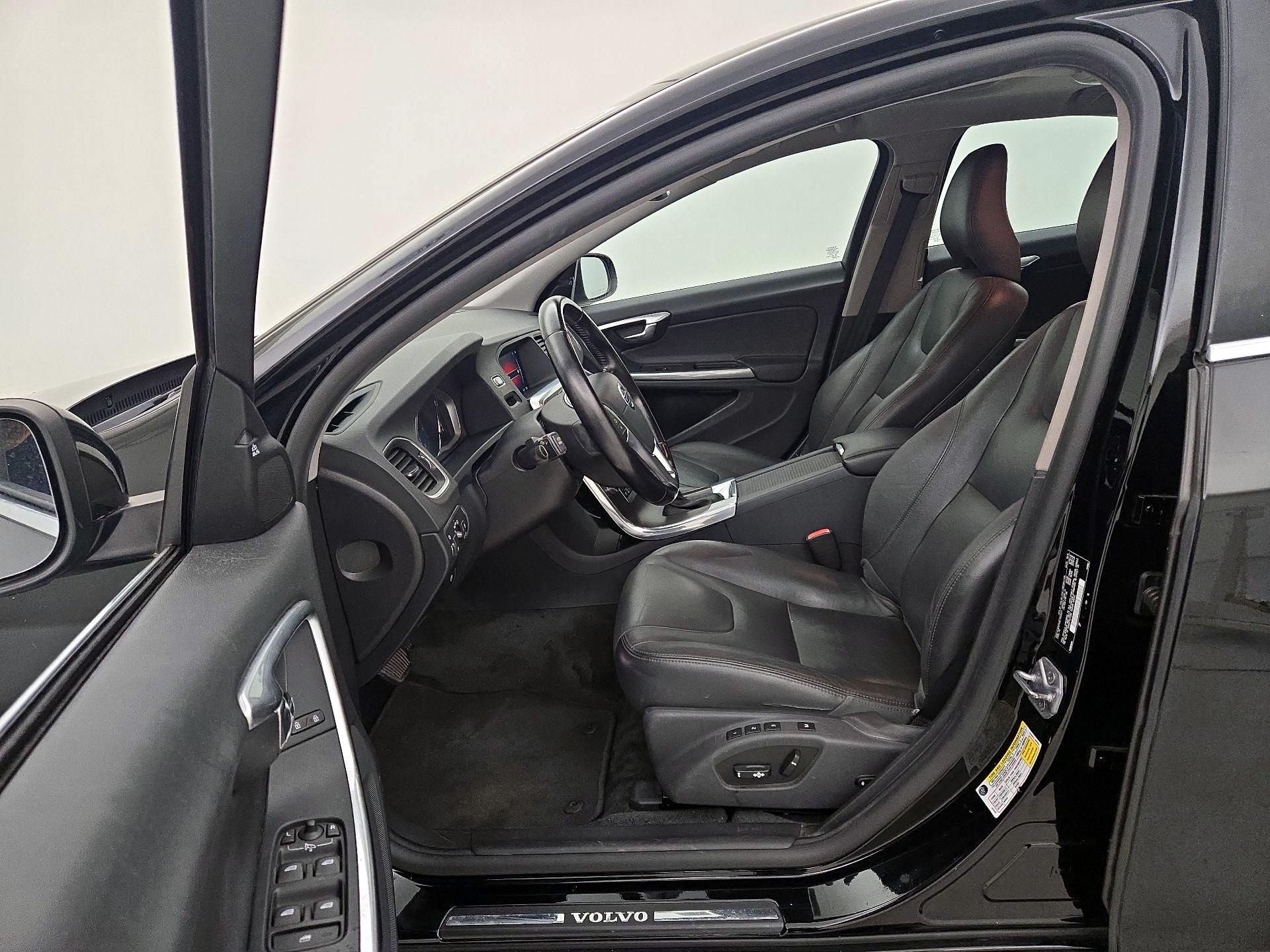 Thumbnail: 2015 Volvo S60 - 11