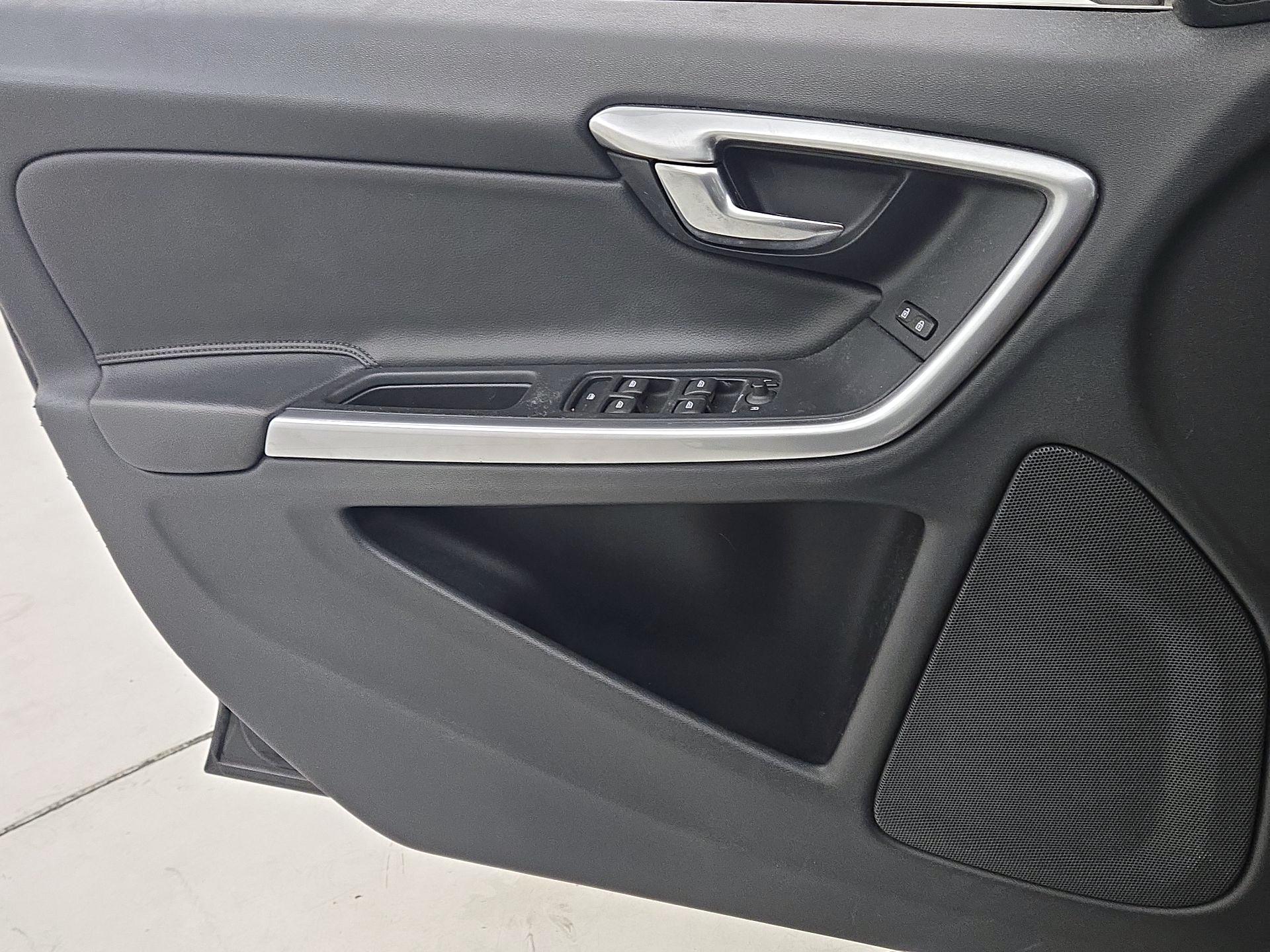 Thumbnail: 2015 Volvo S60 - 12