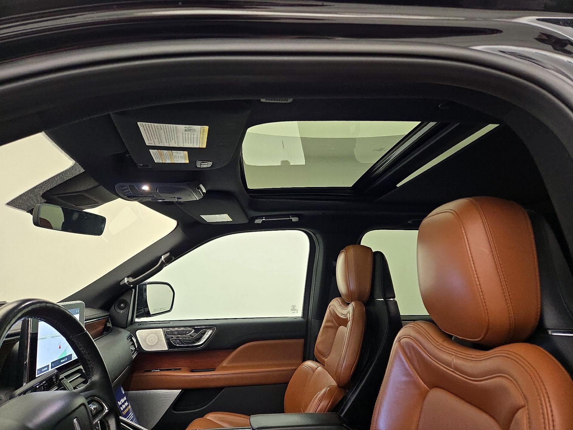 Thumbnail: 2020 Lincoln Navigator L - 20