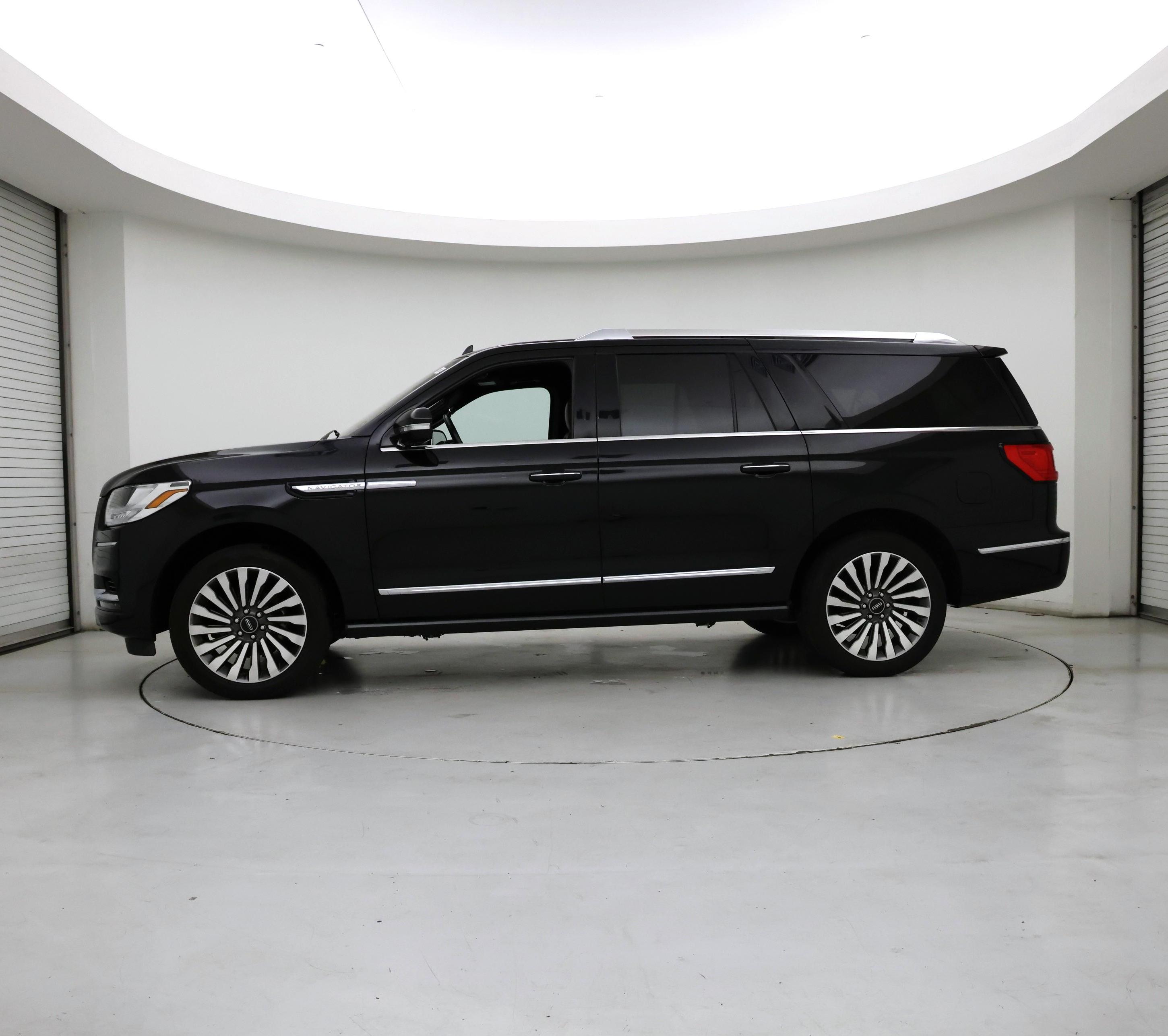 Thumbnail: 2020 Lincoln Navigator L - 3