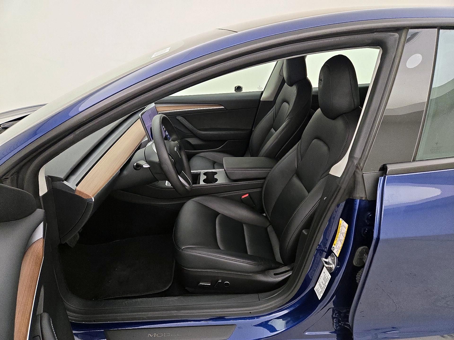 Thumbnail: 2022 Tesla Model 3 - 11