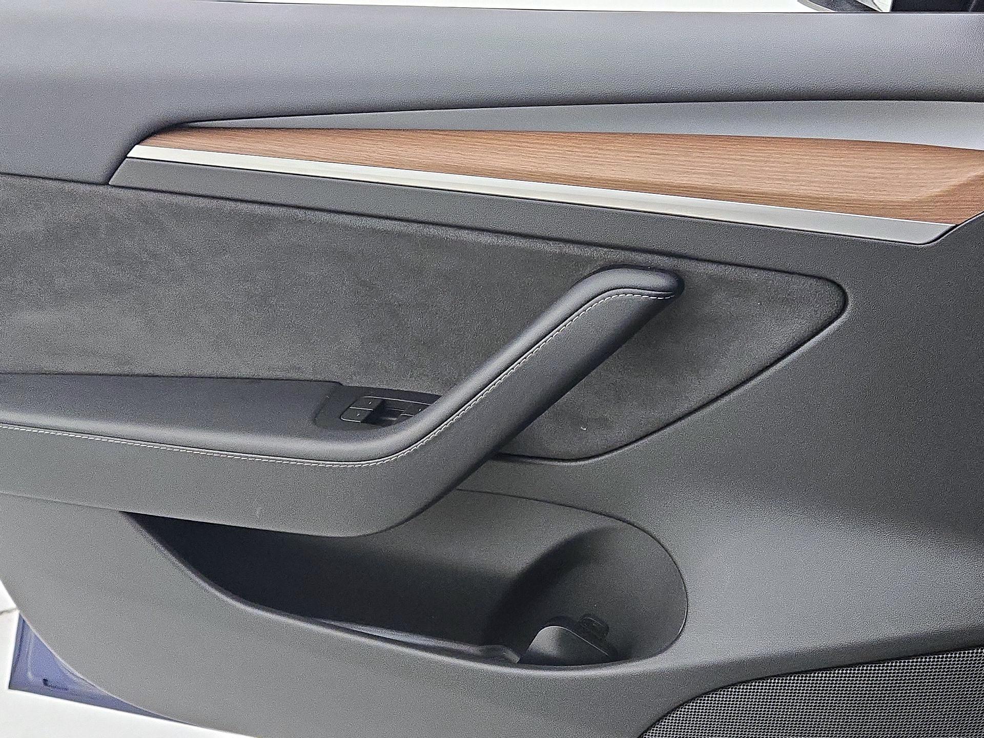 Thumbnail: 2022 Tesla Model 3 - 12