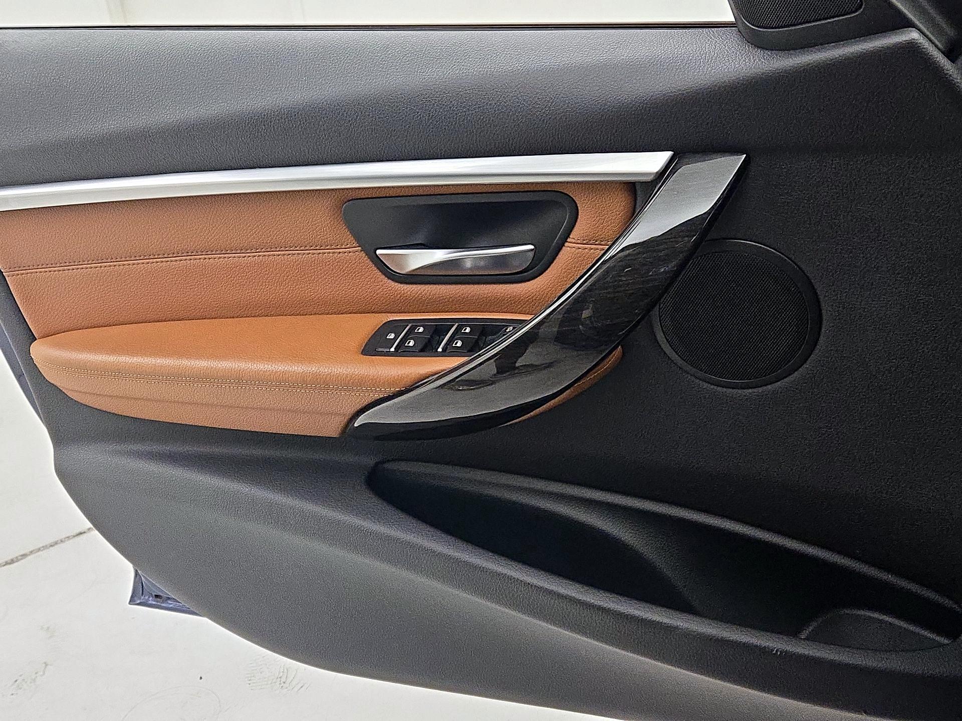 Thumbnail: 2016 BMW 3 Series - 12