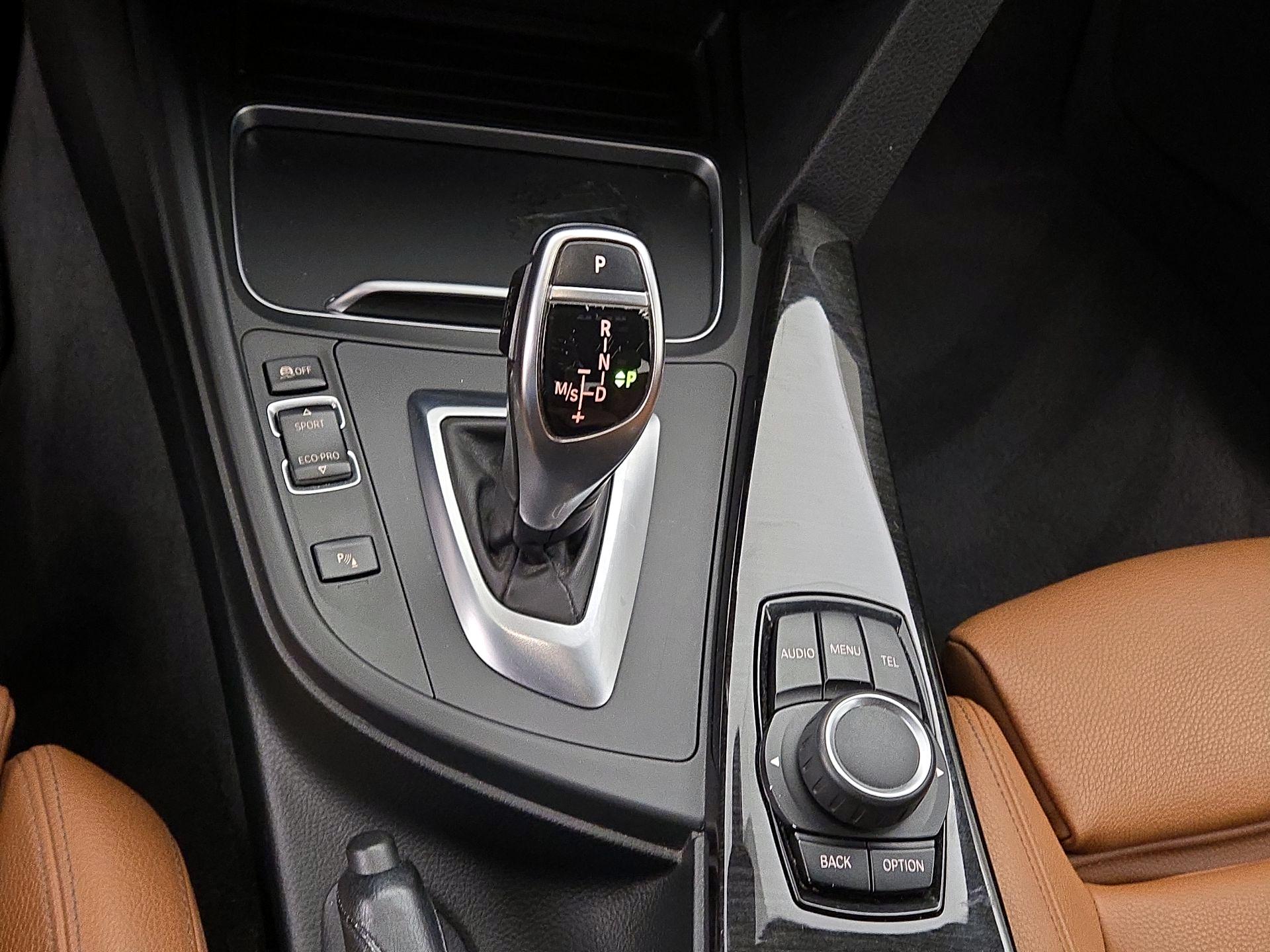 Thumbnail: 2016 BMW 3 Series - 17