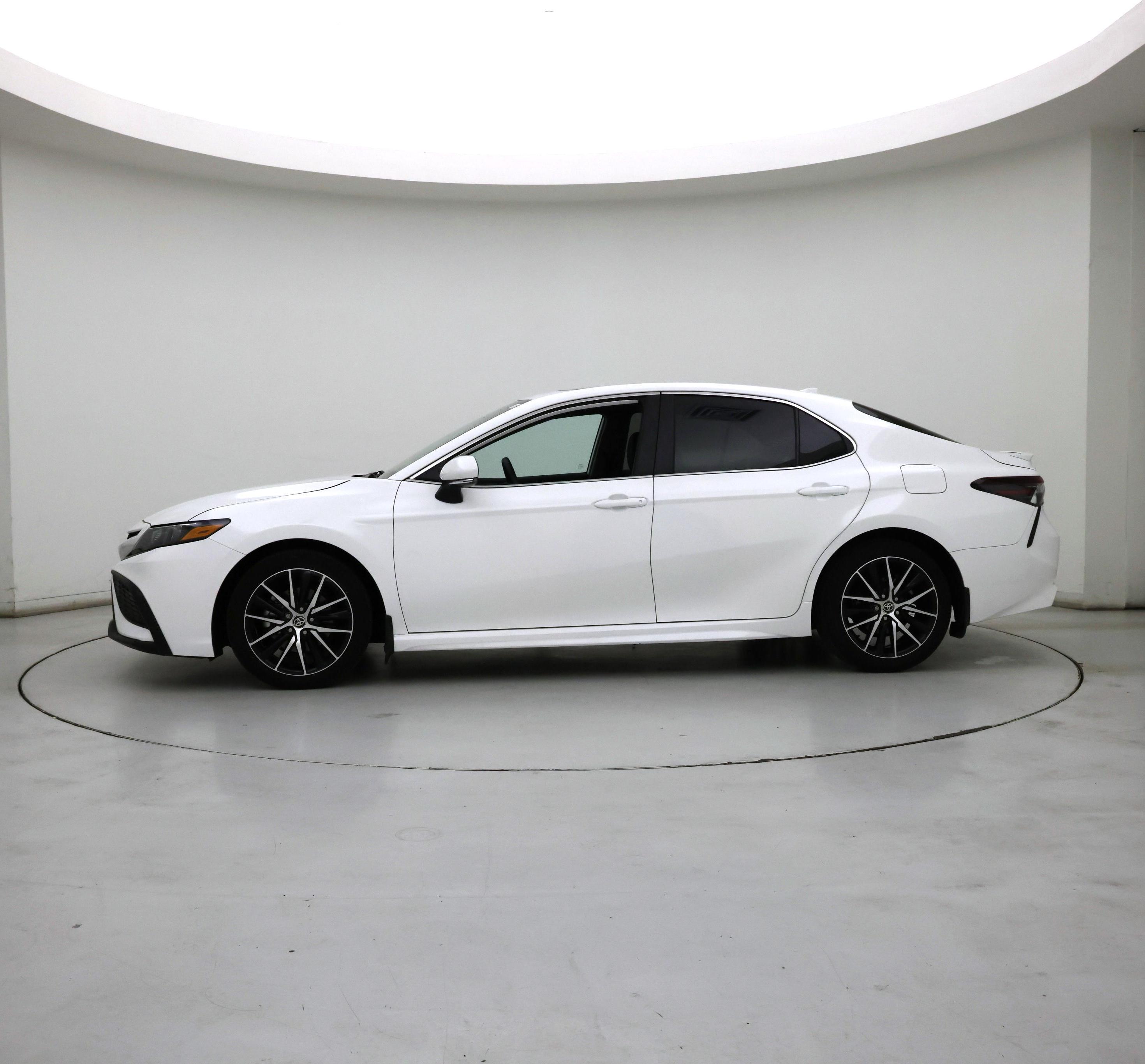 Thumbnail: 2024 Toyota Camry - 3