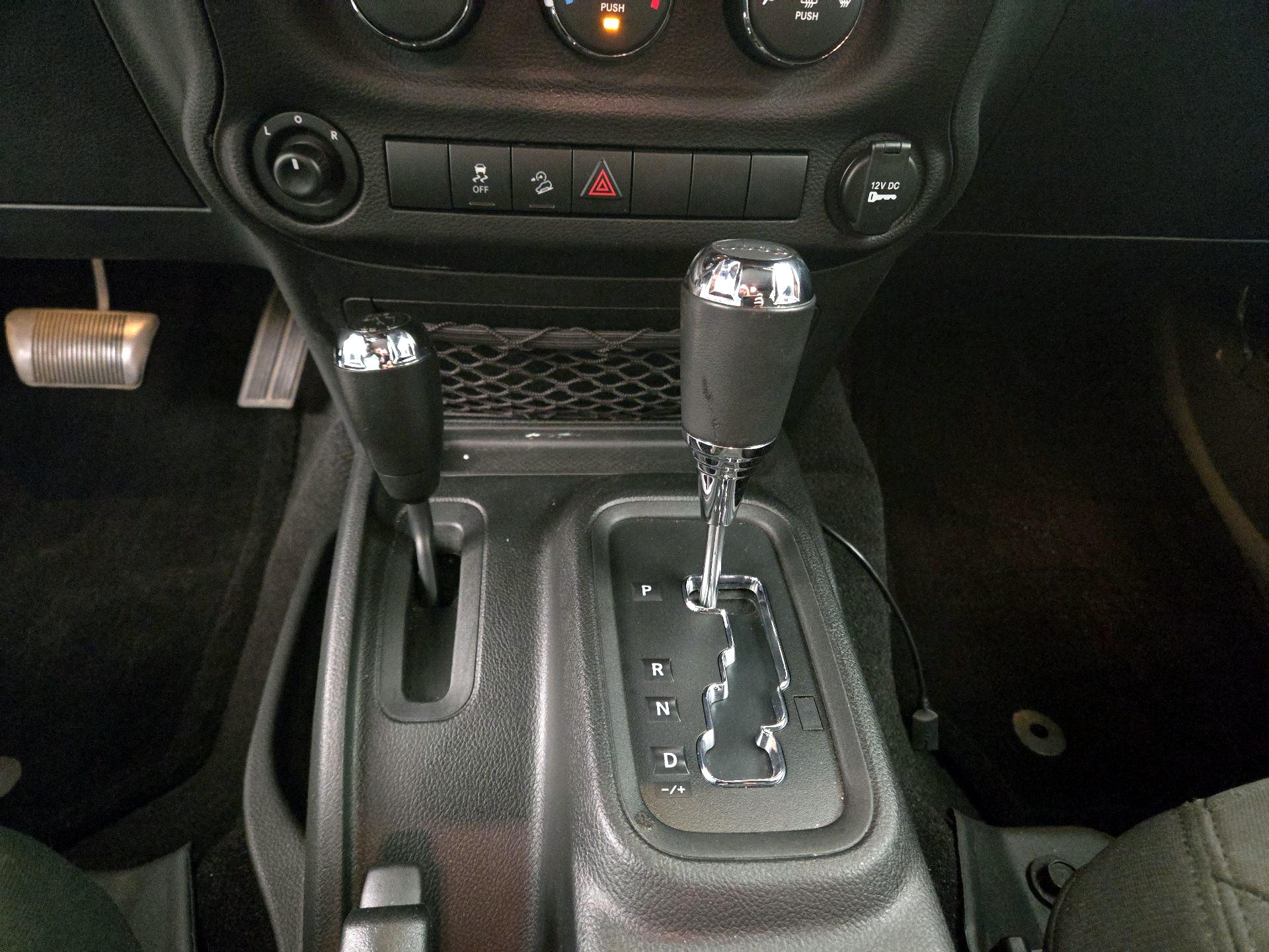 Thumbnail: 2017 Jeep Wrangler - 16