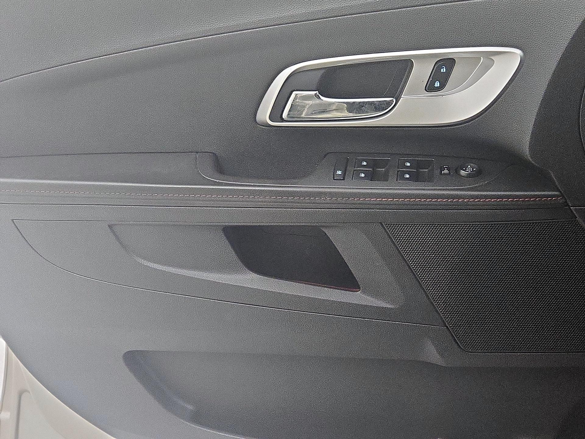 Thumbnail: 2015 Chevrolet Equinox - 12
