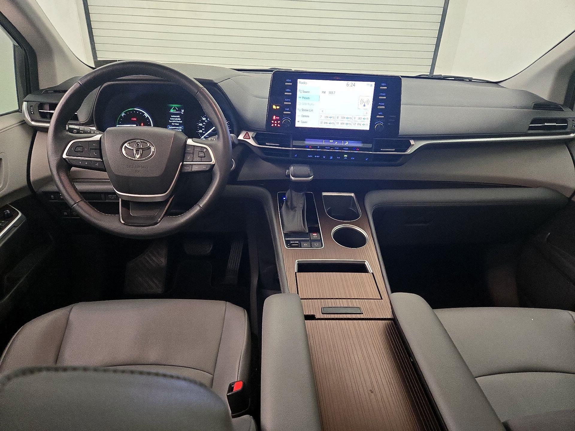 Thumbnail: 2022 Toyota Sienna - 9